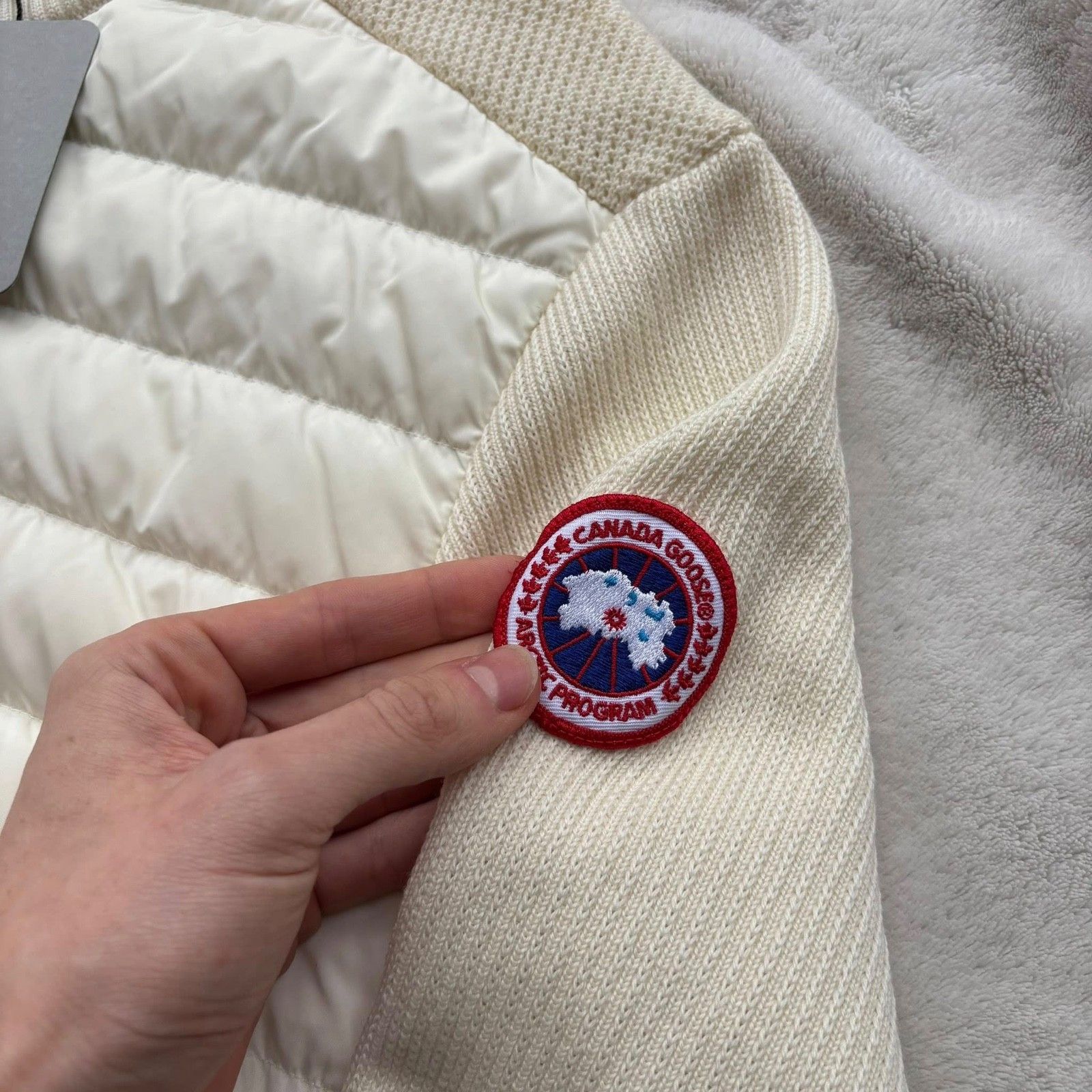 Canada Goose Canada Goose Hybridge Cottongrass Knit Full Zip Jacket Size US L / EU 52-54 / 3 - 3 Thumbnail