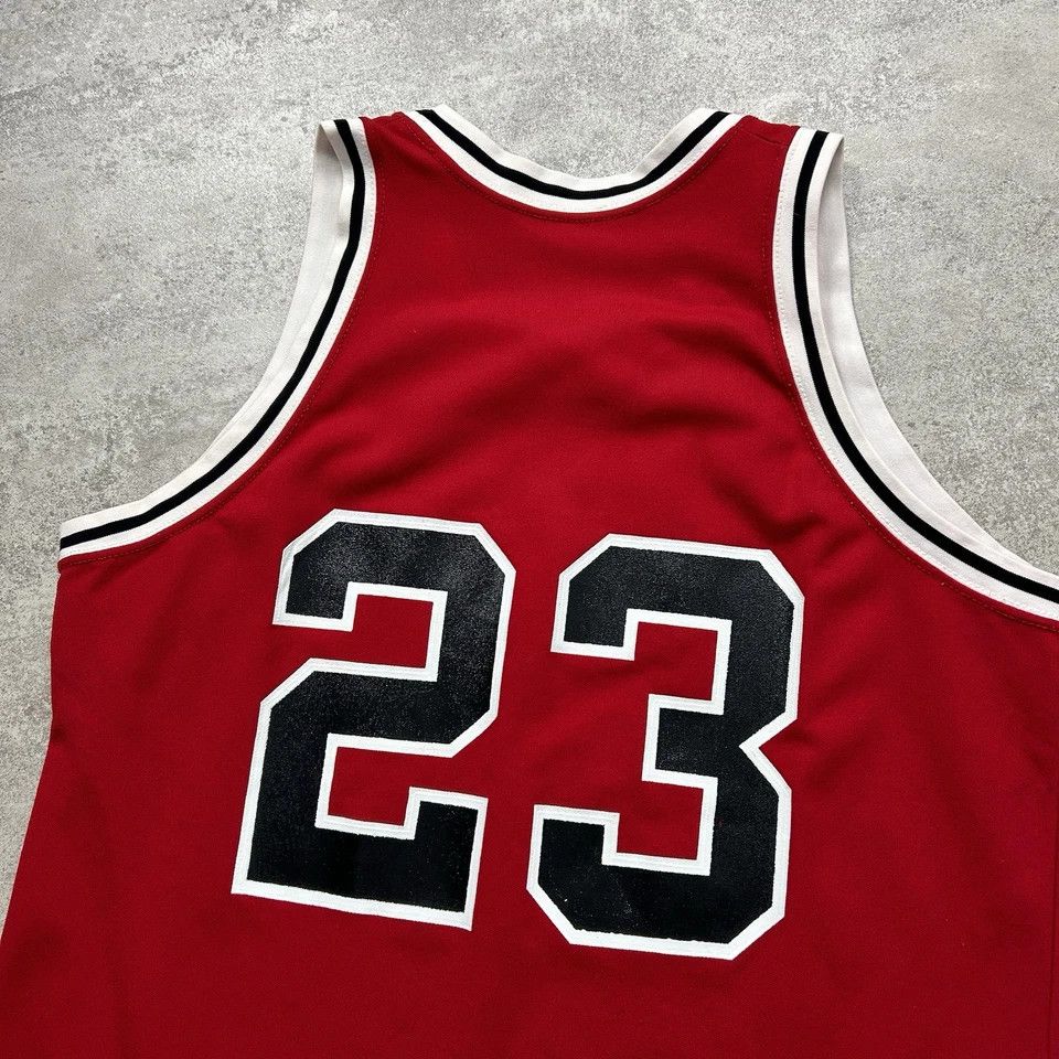 Vintage CHICAGO BULLS MICHAEL JORDAN SAND KNIT JERSEY Sz XL RED Size US XL / EU 56 / 4 - 4 Thumbnail