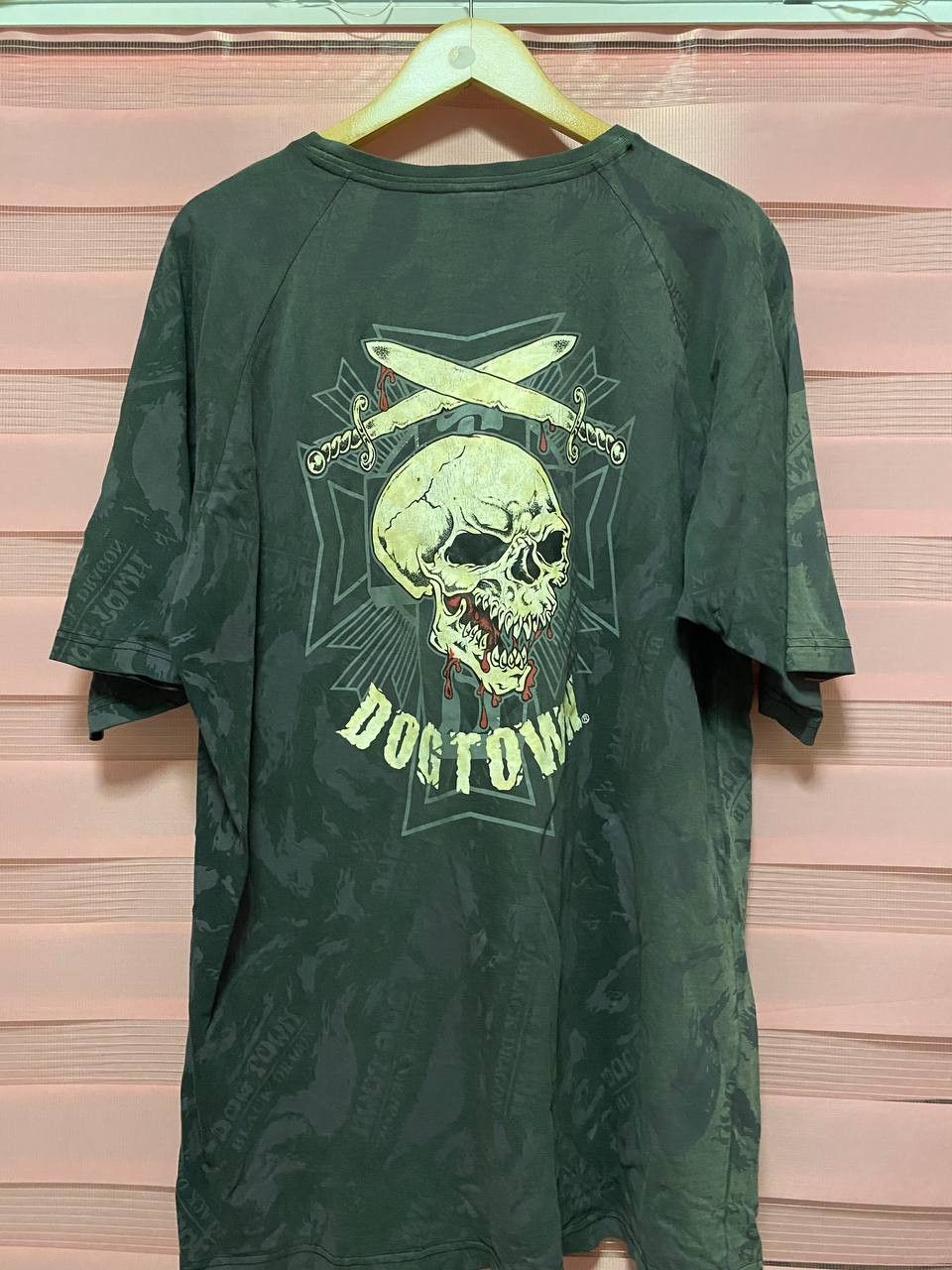 Dogtown tshirt dog town fullprint back hit (distressed) Size US XL / EU 56 / 4 - 1 Thumbnail