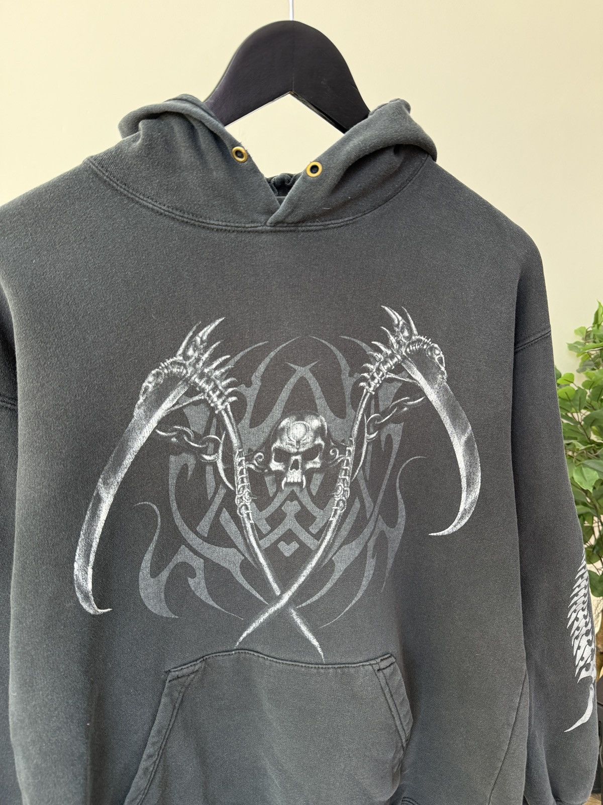Vintage Vintage Gothic Skull Faded Distressed Y2K Rare Hoodie Size US S / EU 44-46 / 1 - 5 Thumbnail