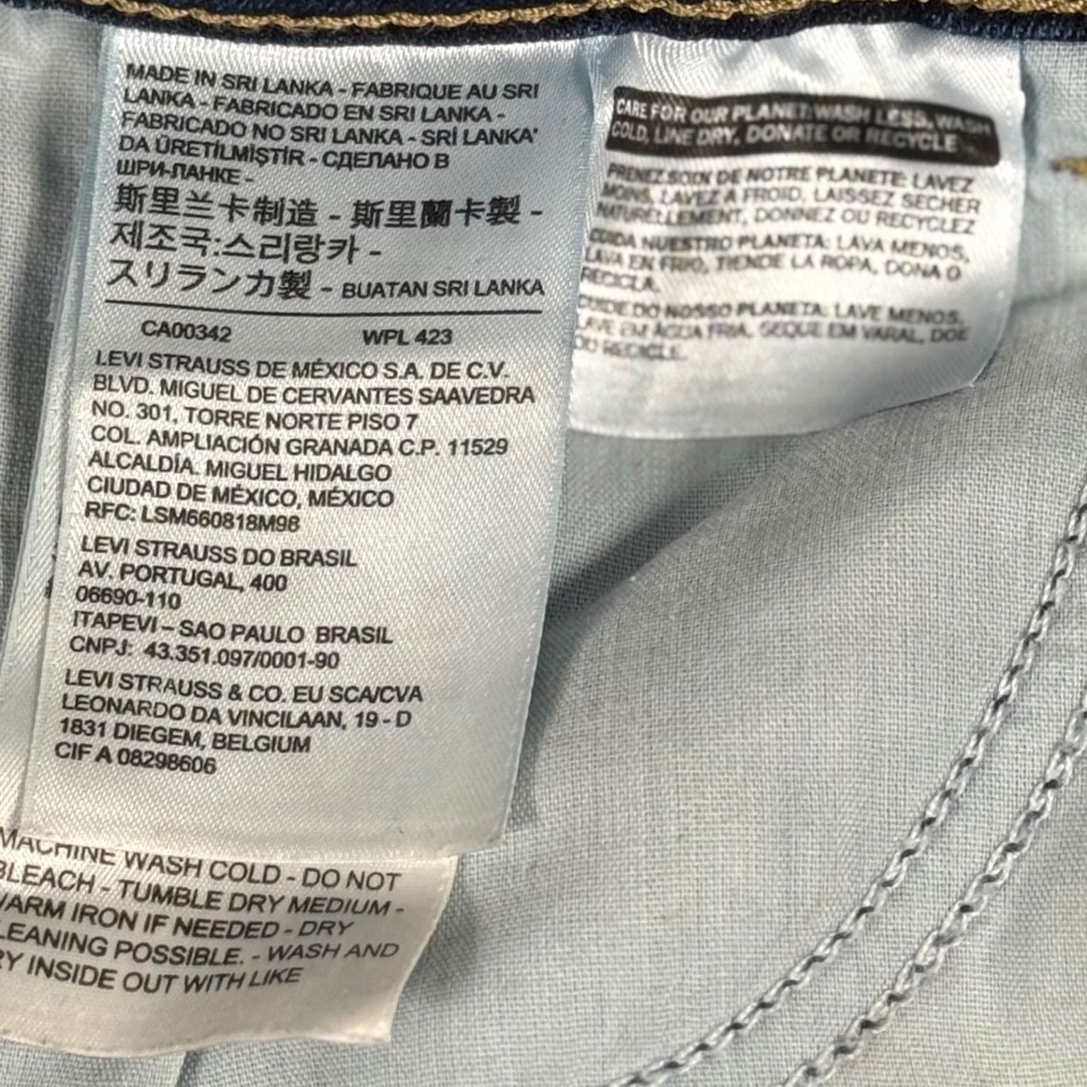 CO Levi Strauss Co Womens Bermuda Denim Jean Shorts Sz 27 Mid Rise Summer Y2K Retro Size 27" / US 4 / IT 40 - 7 Thumbnail