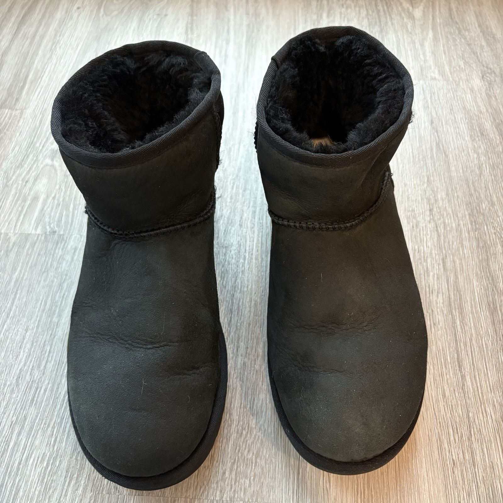 Ugg UGG Women’s Classic Mini II Boot Black Suede Cozy Size 9 Size US 9 / IT 39 - 5 Thumbnail
