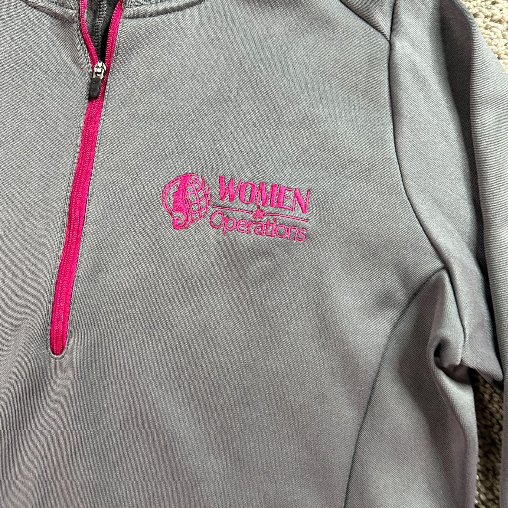 Nike Nike Golf Jacket Womens L Gray Pink 1/4 Zip Pullover Dri-Fit Logo Jacket Mens Womens Girls Boys Size L / US 10 / IT 46 - 4 Thumbnail