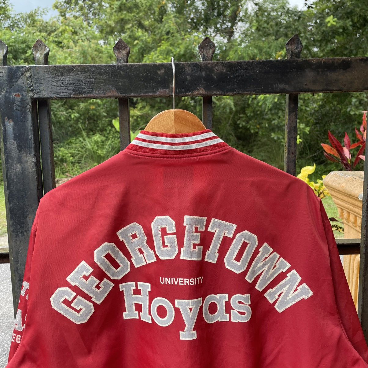 Vintage 🔥Vintage 90s Georgetown Hoyas Big Logo Nylon Light Jacket Size US L / EU 52-54 / 3 - 2 Thumbnail