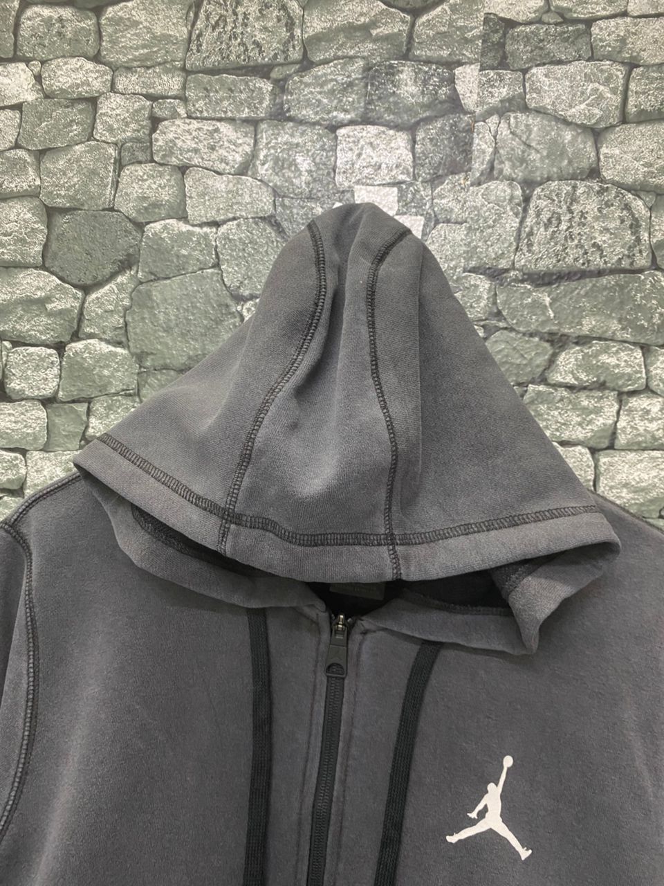 Jordan Brand Vintage Air Jordan Distressed Hoodies Size US M / EU 48-50 / 2 - 3 Thumbnail