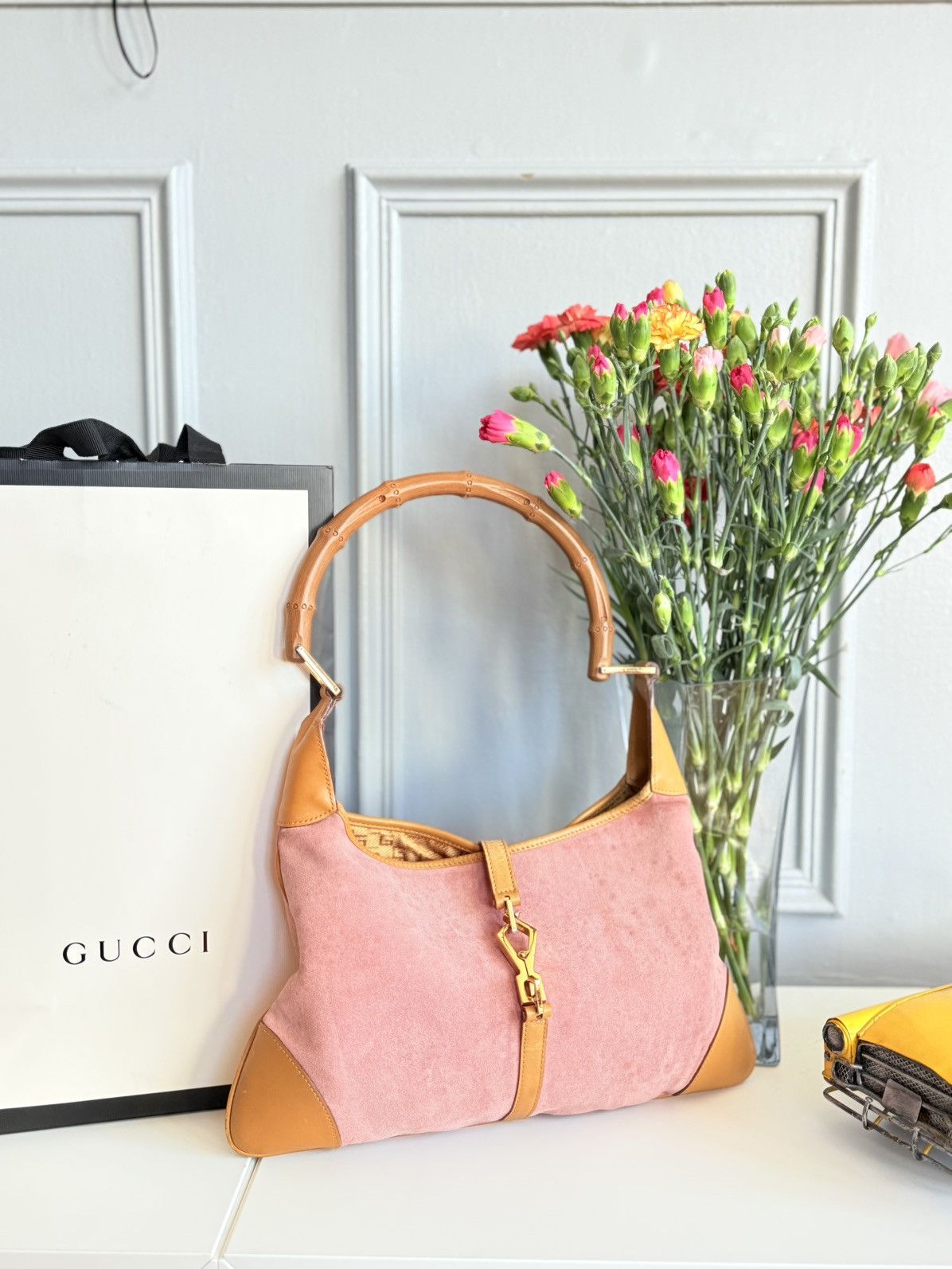 Gucci Gucci Jackie Vintage Handbag in Pink Suede with Bamboo Handl Size ONE SIZE - 1 Thumbnail