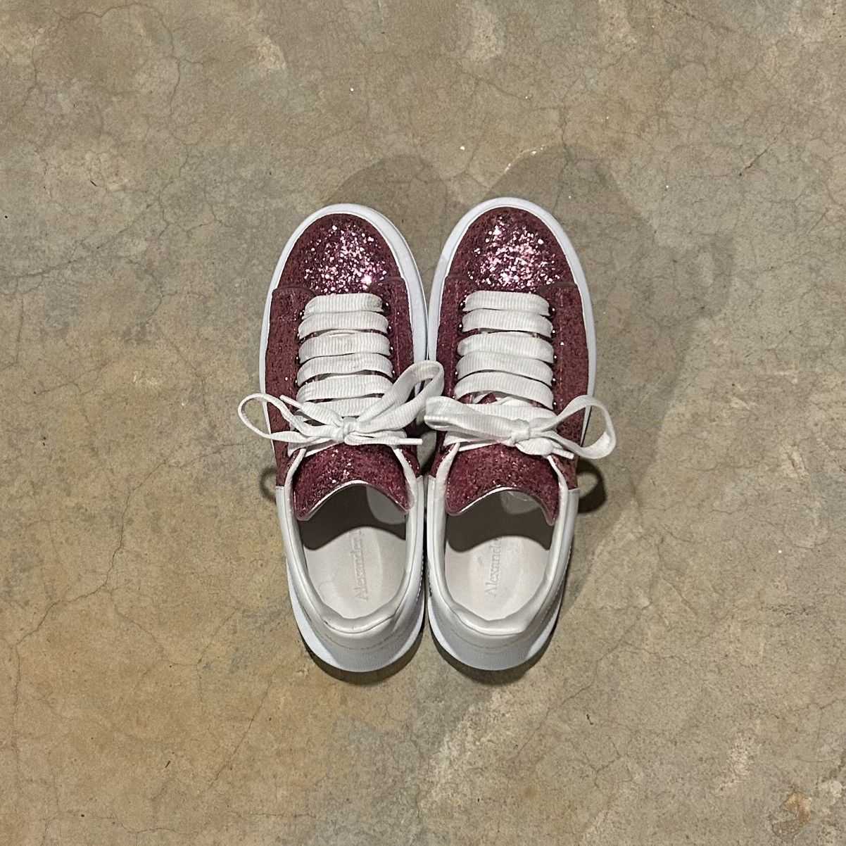 Alexander McQueen × Designer Alexander McQueen Pink Rose Glitter Oversized Sneakers US 5 Size US 5 / EU 37 - 12 Thumbnail