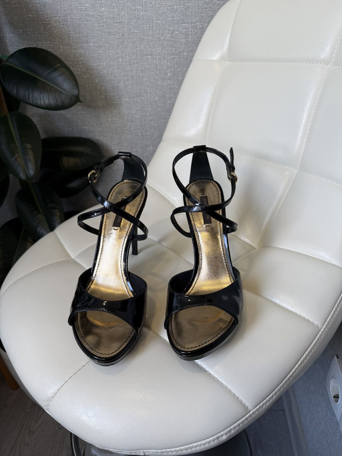 Louis Vuitton Louis Vuitton Black Patent Leather Strappy High Heel Sandals Size US 9 / IT 39 - 14 Thumbnail