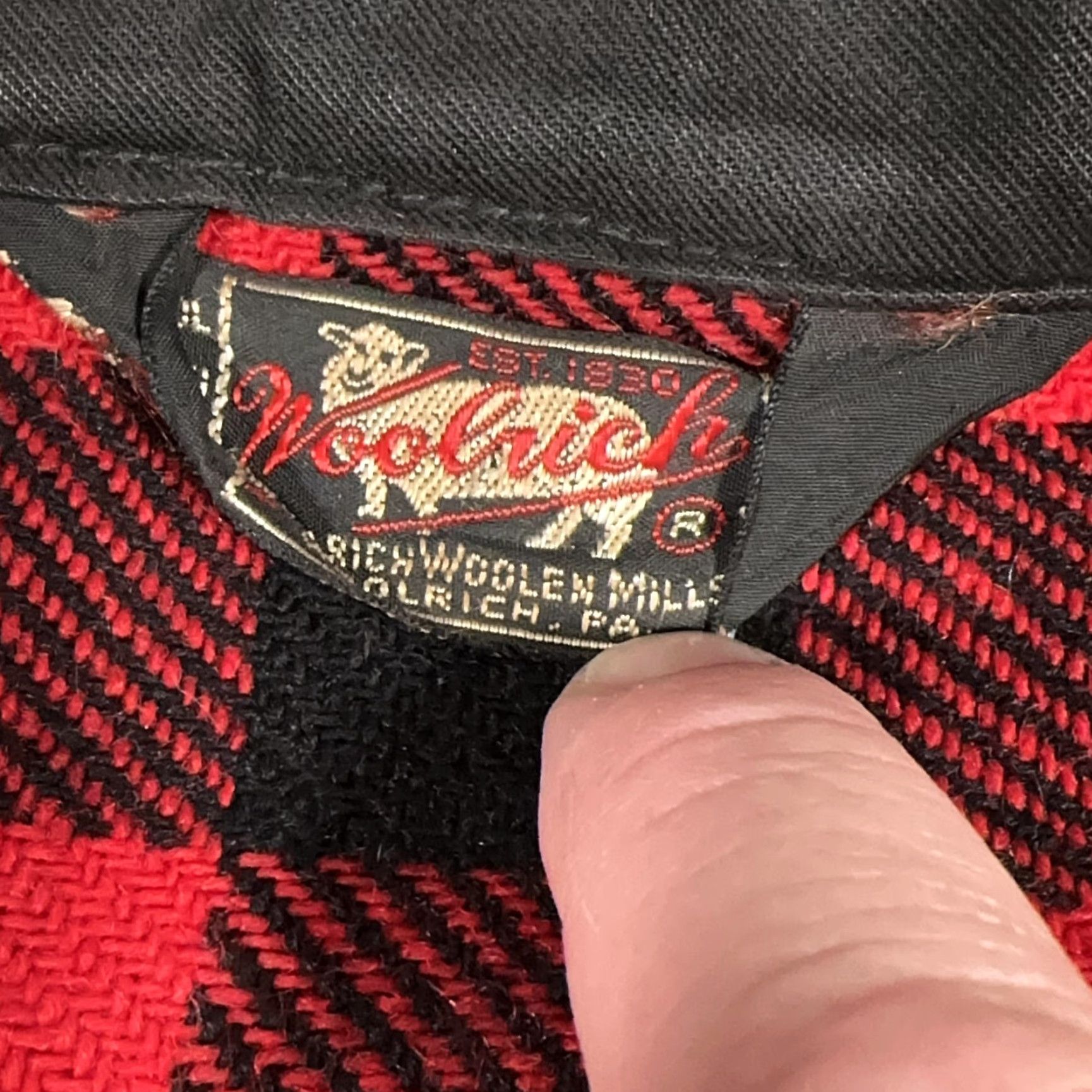 Vintage VINTAGE Woolrich Flannel Shirt Mens Large Red Black Buffalo Plaid 1950s Long Sleeve Classic Workwear Size US L / EU 52-54 / 3 - 3 Thumbnail