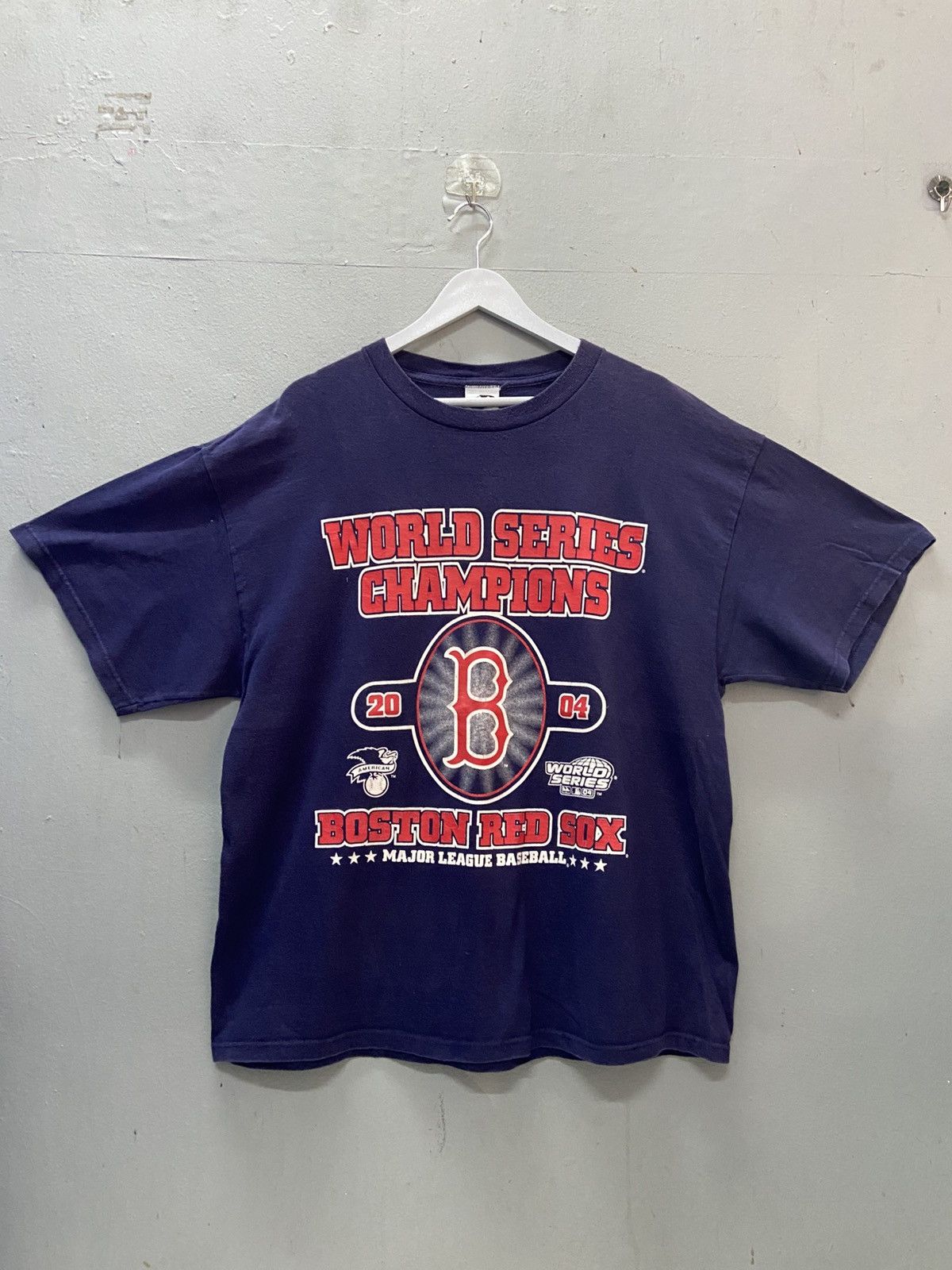 MLB VINTAGE BOSTON RED SOX 2004 WORLD CHAMPIONS TEE SHIRT Size US XL / EU 56 / 4 - 1 Thumbnail