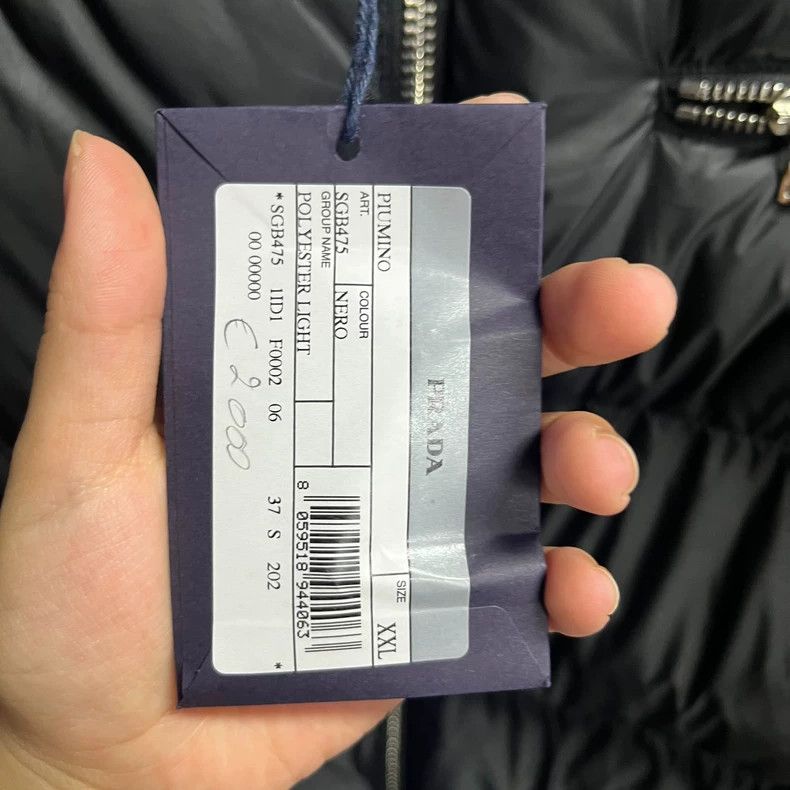 Prada Prada Black zipper design metal pattern logo down jacket ja Size US XXL / EU 58 / 5 - 2 Thumbnail