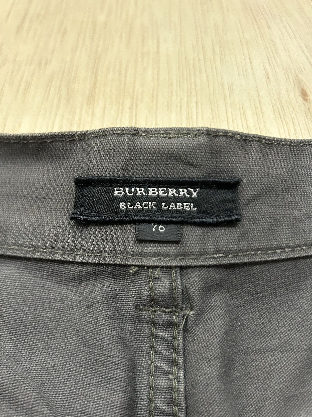 Burberry × Designer Vintage Burberry Cargo Multi Pocket y2k Size US 31 - 14 Thumbnail