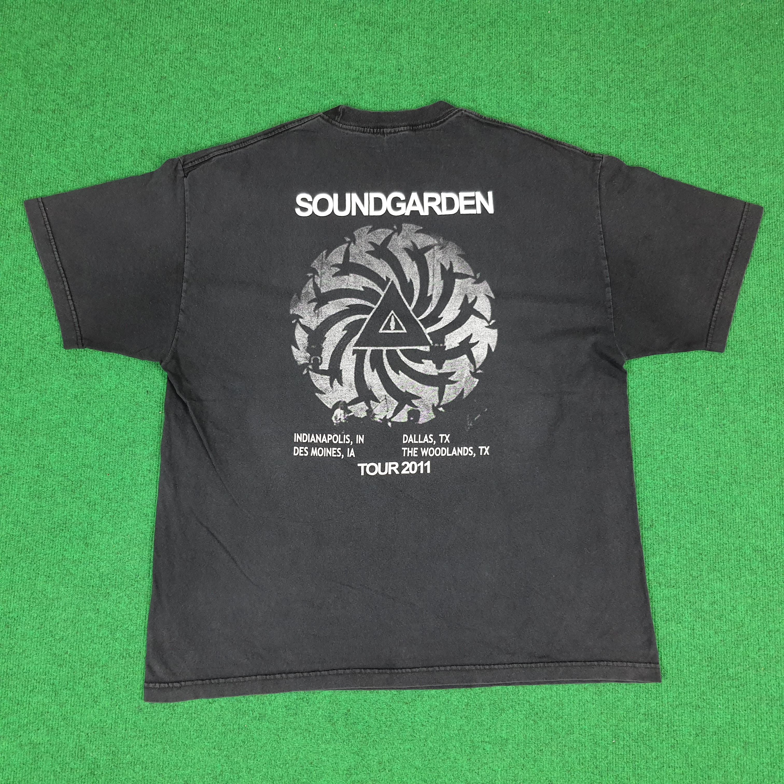 Band Tees × Vintage Vintage Soundgarden American Rock Band T-shirt Size US XL / EU 56 / 4 - 3 Thumbnail