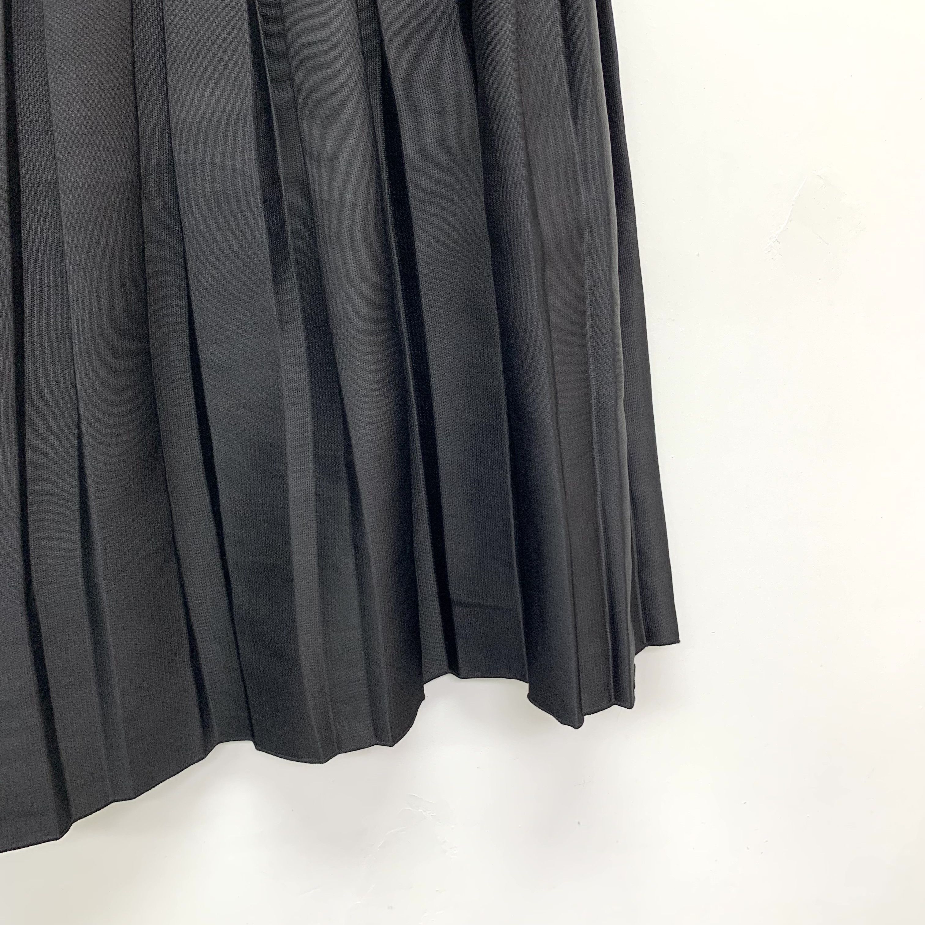 Louis Vuitton Louis Vuitton Silk Pleated Skirt Black (38) Size 26" / US 2 / IT 38 - 4 Thumbnail