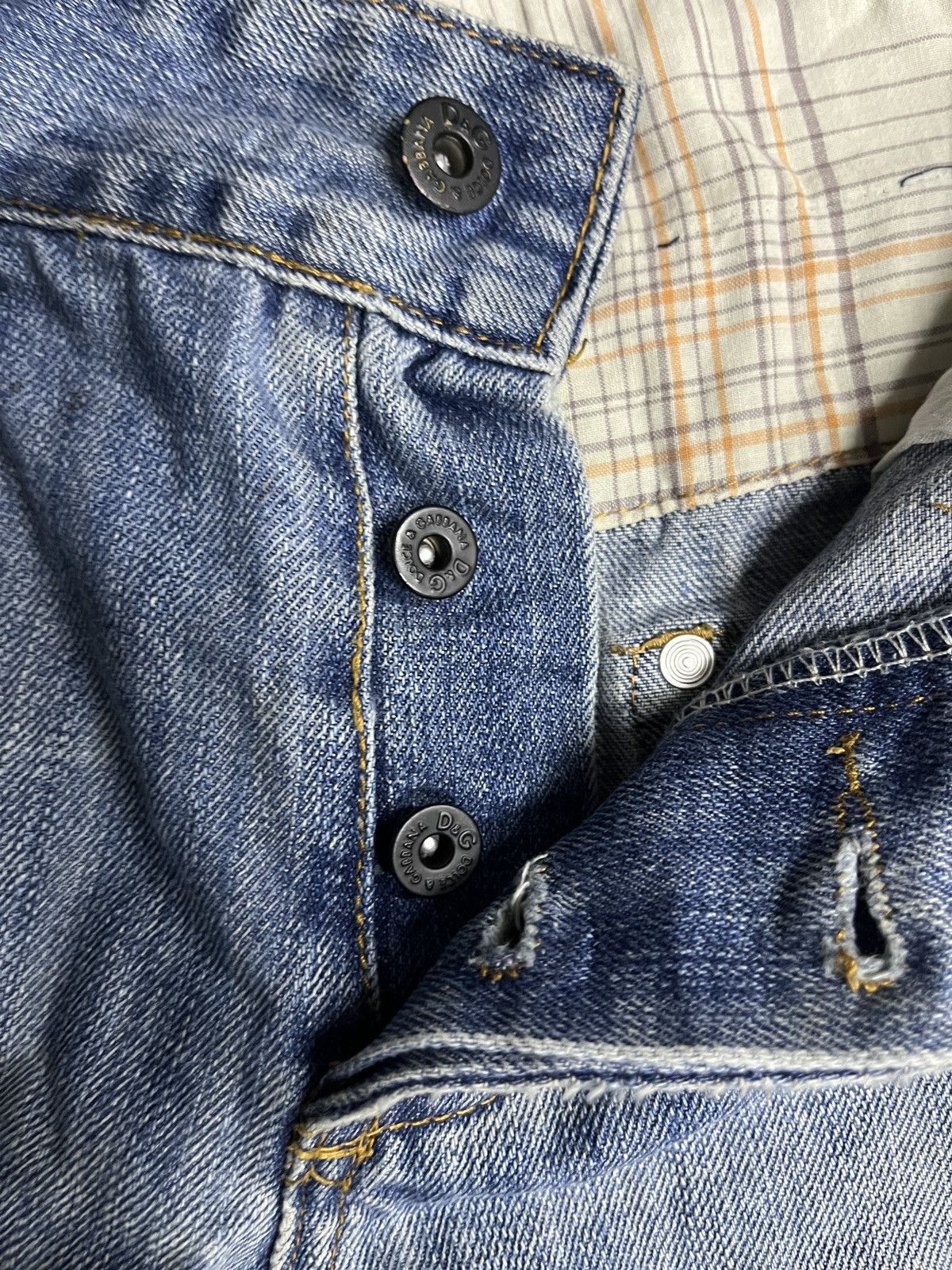 Dolce & Gabbana Vintage Dolce Gabbana Distressed DG Logo Denim Jeans Baggy Size US 32 / EU 48 - 16 Thumbnail