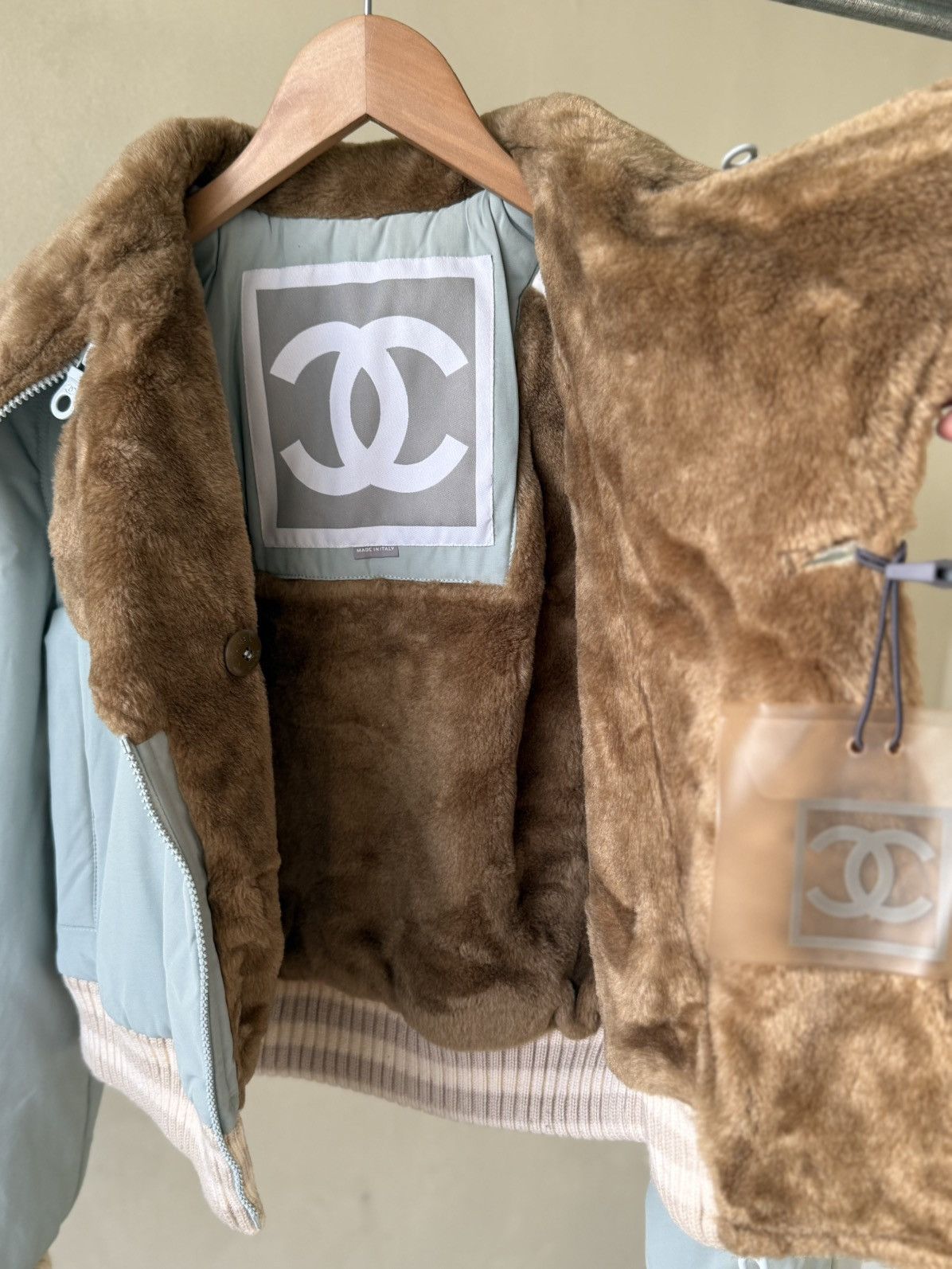 Chanel CHANEL SPORTS FALL 2001 BLUE CC LOGO FUR BOMBER JACKET Size XS / US 0-2 / IT 36-38 - 7 Thumbnail