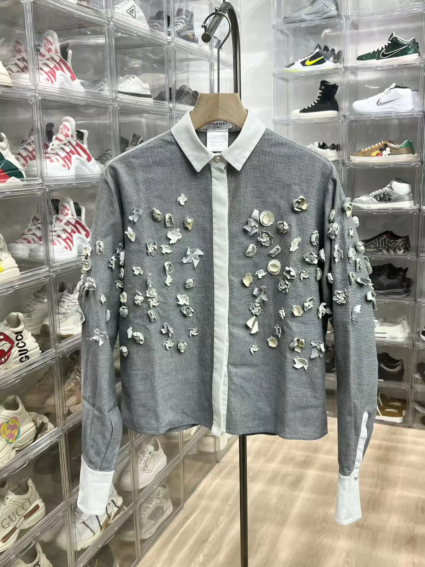 Chanel CHANEL 3D Windmill Flower Shirt 36 Size XS / US 0-2 / IT 36-38 - 1 Thumbnail