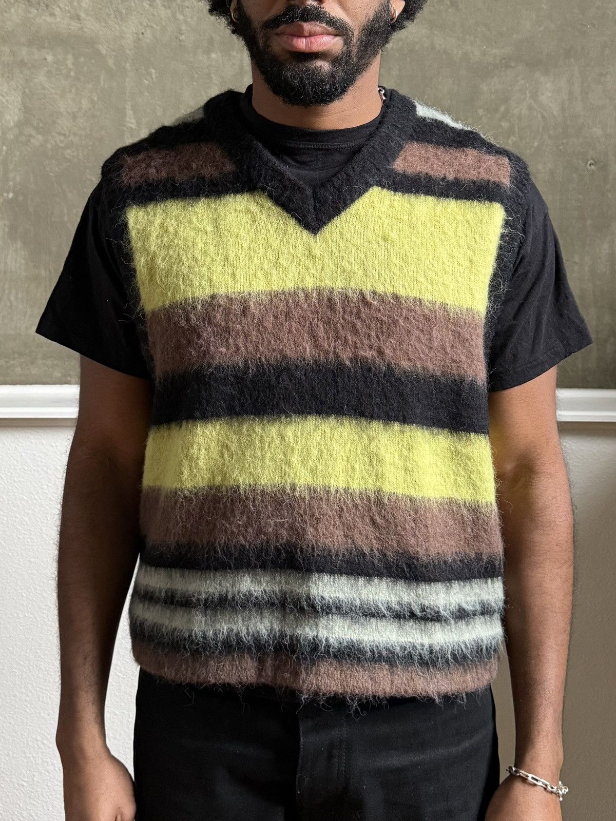 Hypebeast Hairy V-neck Sweater Size US L / EU 52-54 / 3 - 1 Thumbnail