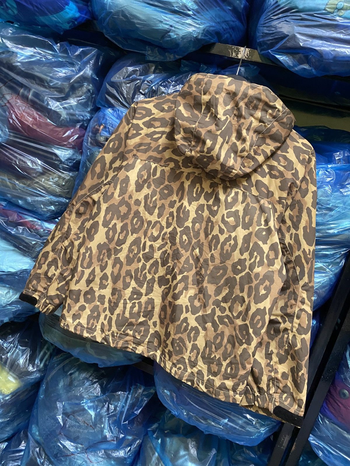 If Six Was Nine VINTAGE Y2K RNA JAPANESE PUNK BRAND LEOPARD HOODIE Size US S / EU 44-46 / 1 - 11 Thumbnail