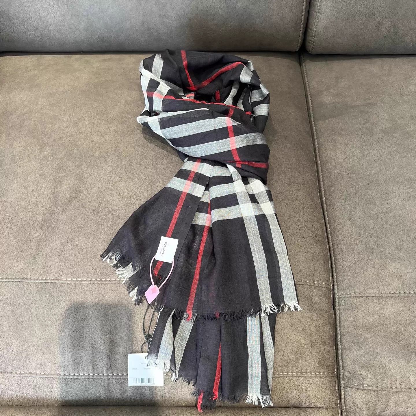 Burberry Burberry Classic Check Scarf 240x70cm New with Tags Size ONE SIZE - 1 Thumbnail