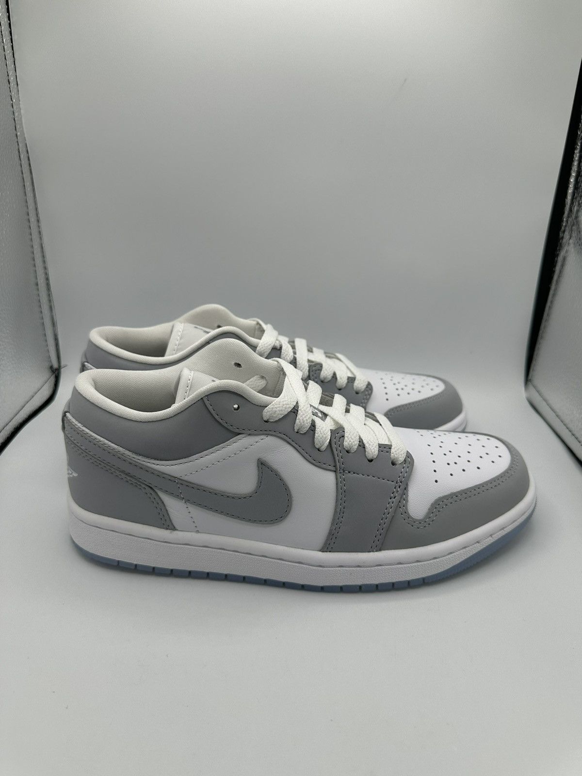 Jordan Brand Air Jordan 1 Low Wmns “Wolf Grey” size 7w Size US 7 / IT 37 - 3 Thumbnail