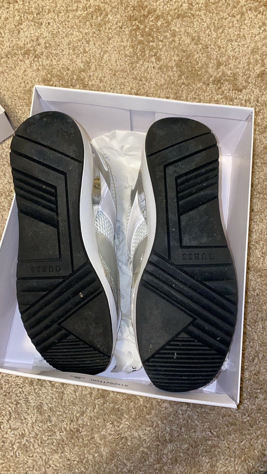 Guess Guess typical running tennis shoes Size US 8.5 / EU 41-42 - 6 Thumbnail