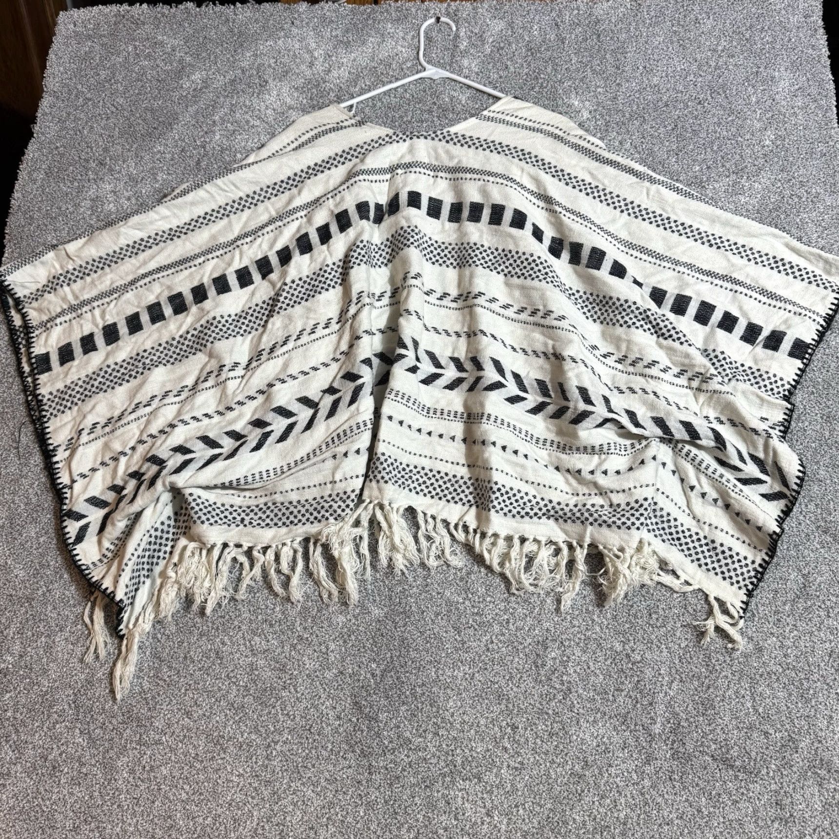 American Eagle Outfitters American Eagle Poncho Sweater One Size Boho Southwestern Aztec Fringed Lagenlook 100% Cotton Size ONE SIZE - 6 Thumbnail