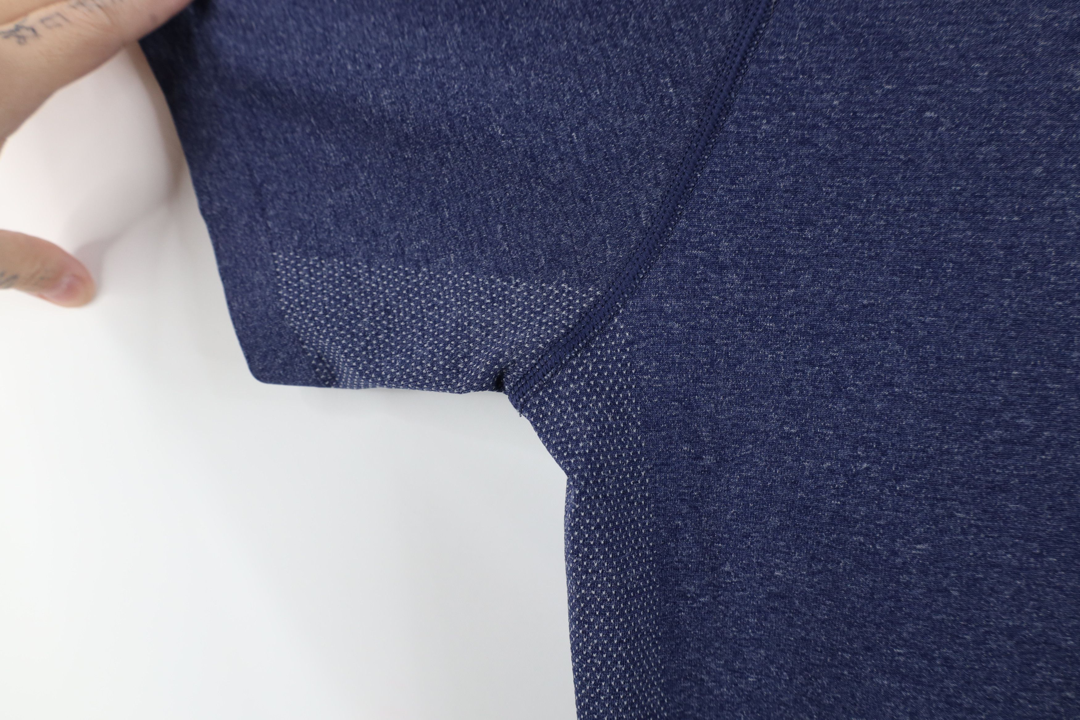 Lululemon Lululemon Vent Tech Short Sleeve Henley T-Shirt Heather Blue Size US S / EU 44-46 / 1 - 7 Thumbnail