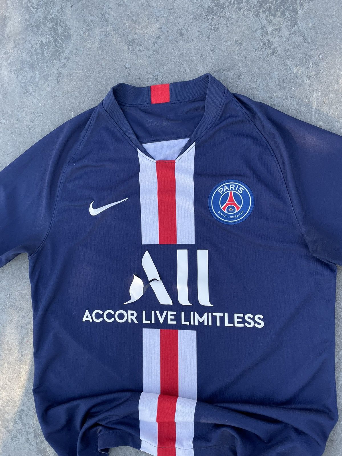 Nike Vintage Nike Paris Saint Germain 2019/20 Soccer Jersey Y2K Size US M / EU 48-50 / 2 - 7 Thumbnail