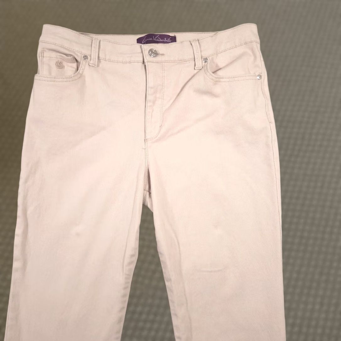Gloria Vanderbilt VINTAGE Gloria Vanderbilt Amanda Jeans Womens 14P Short Beige High Rise Straight Stretch Size 36" / US 14 / IT 50 - 1 Thumbnail