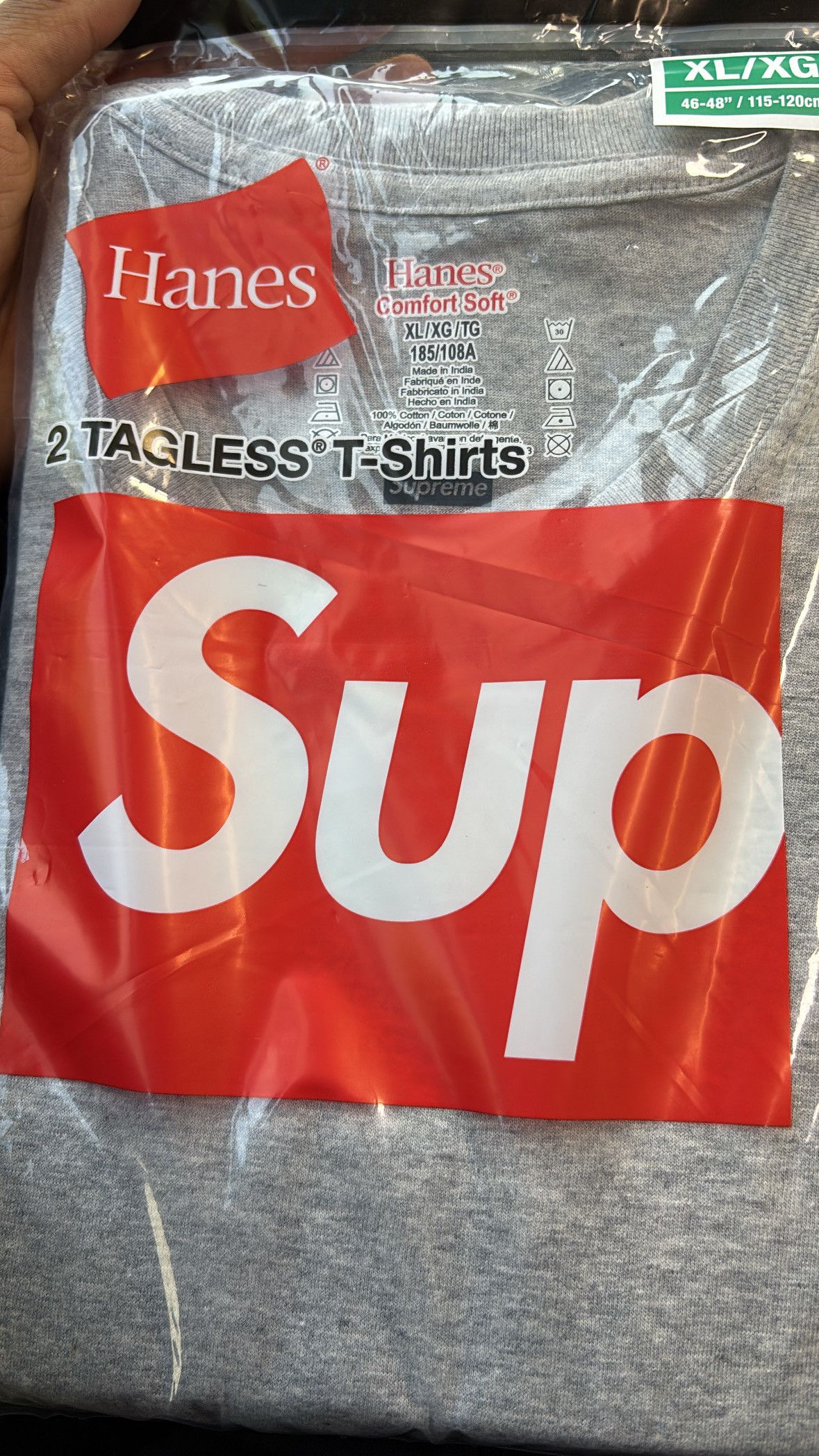 Supreme Supreme Hanes tagless tee (2) Size US XL / EU 56 / 4 - 1 Preview