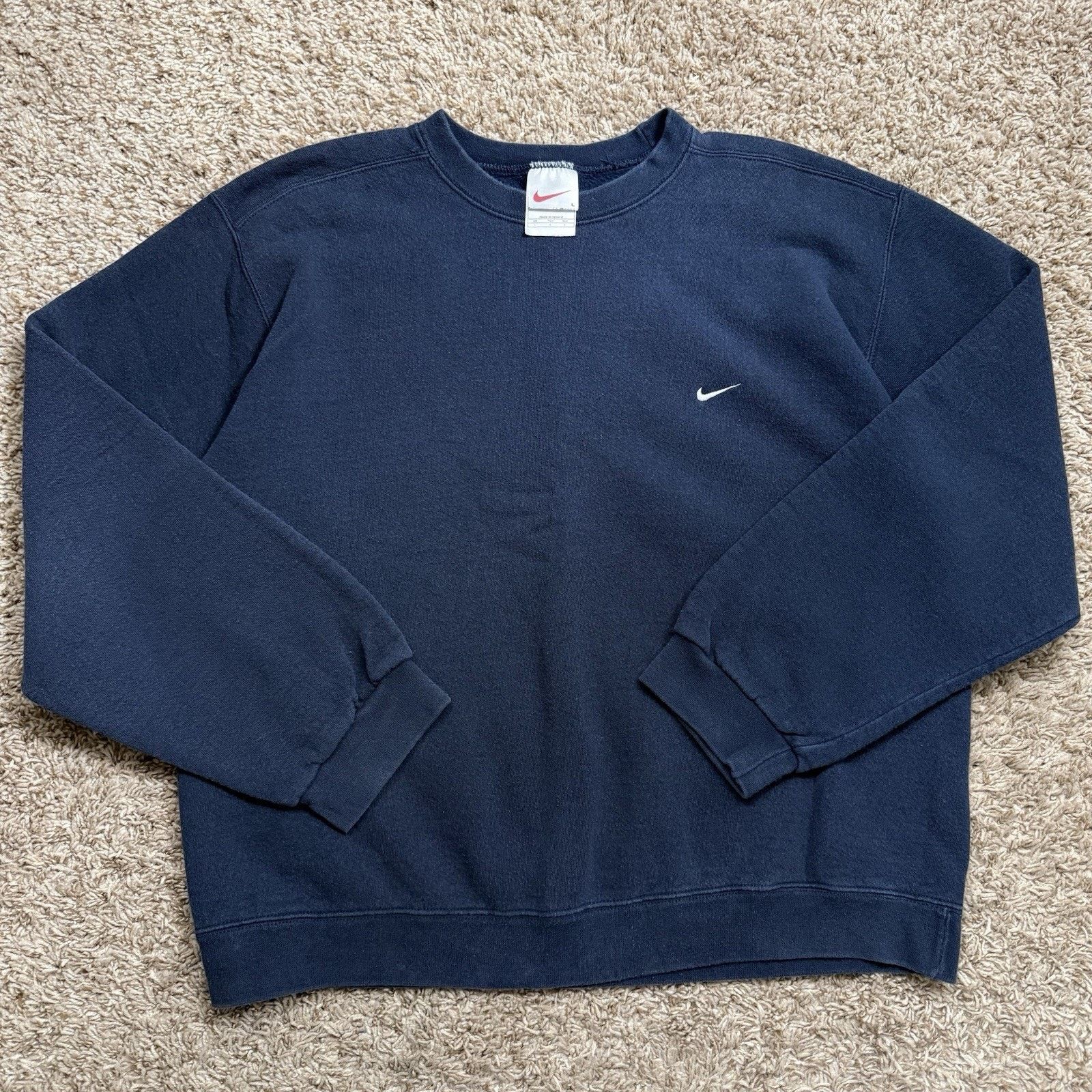 Nike × Vintage Vintage 90’s Nike Embroidered Sweatshirt Navy Blue Pullover Size US L / EU 52-54 / 3 - 1 Thumbnail