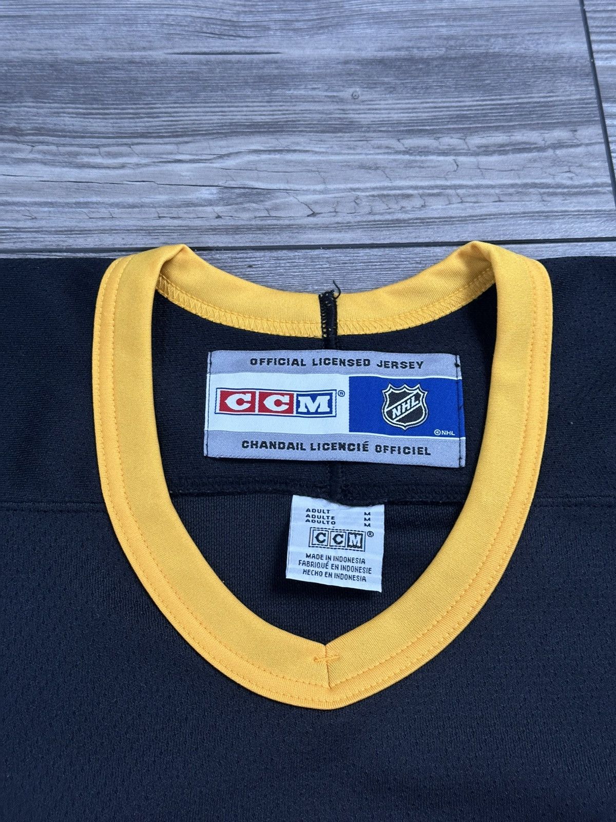 NHL Vintage 90’s NHL Calgary Flames CCM Jersey Size US M / EU 48-50 / 2 - 8 Thumbnail