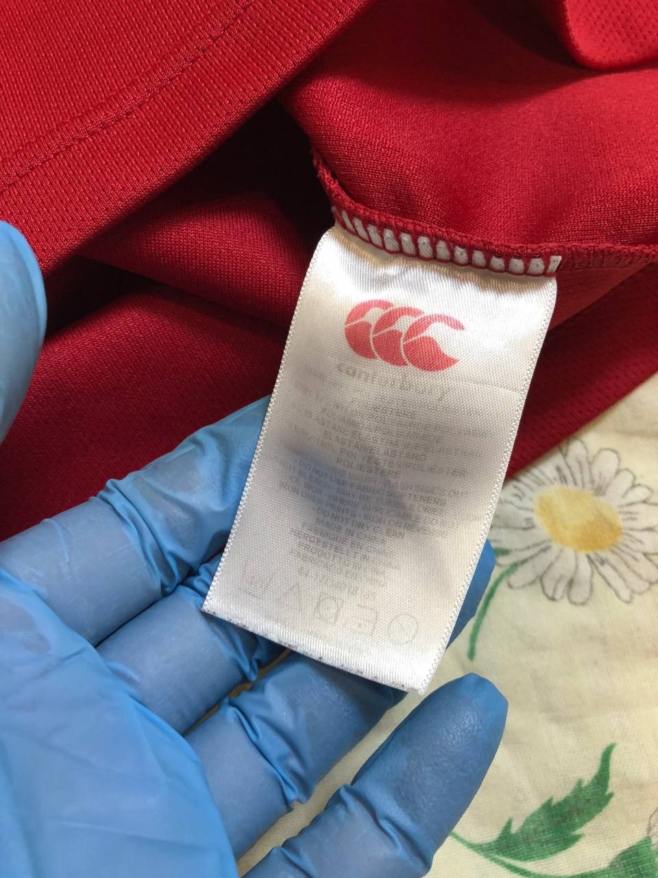 Canterbury of New Zealand Vintage Canterbury England O2 Jersey Rugby Shirt Size US S / EU 44-46 / 1 - 3 Thumbnail