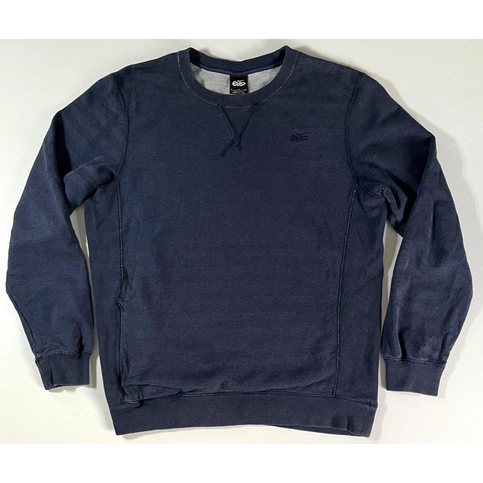 Nike VINTAGE Nike Crewneck Sweatshirt—Men’s Striped, Blue, Size S (Small) - 6.0, Cotton Blend, Pullover, Logo, All Seasons, City, Vintage, Sports, 90s? Size US S / EU 44-46 / 1 - 4 Thumbnail