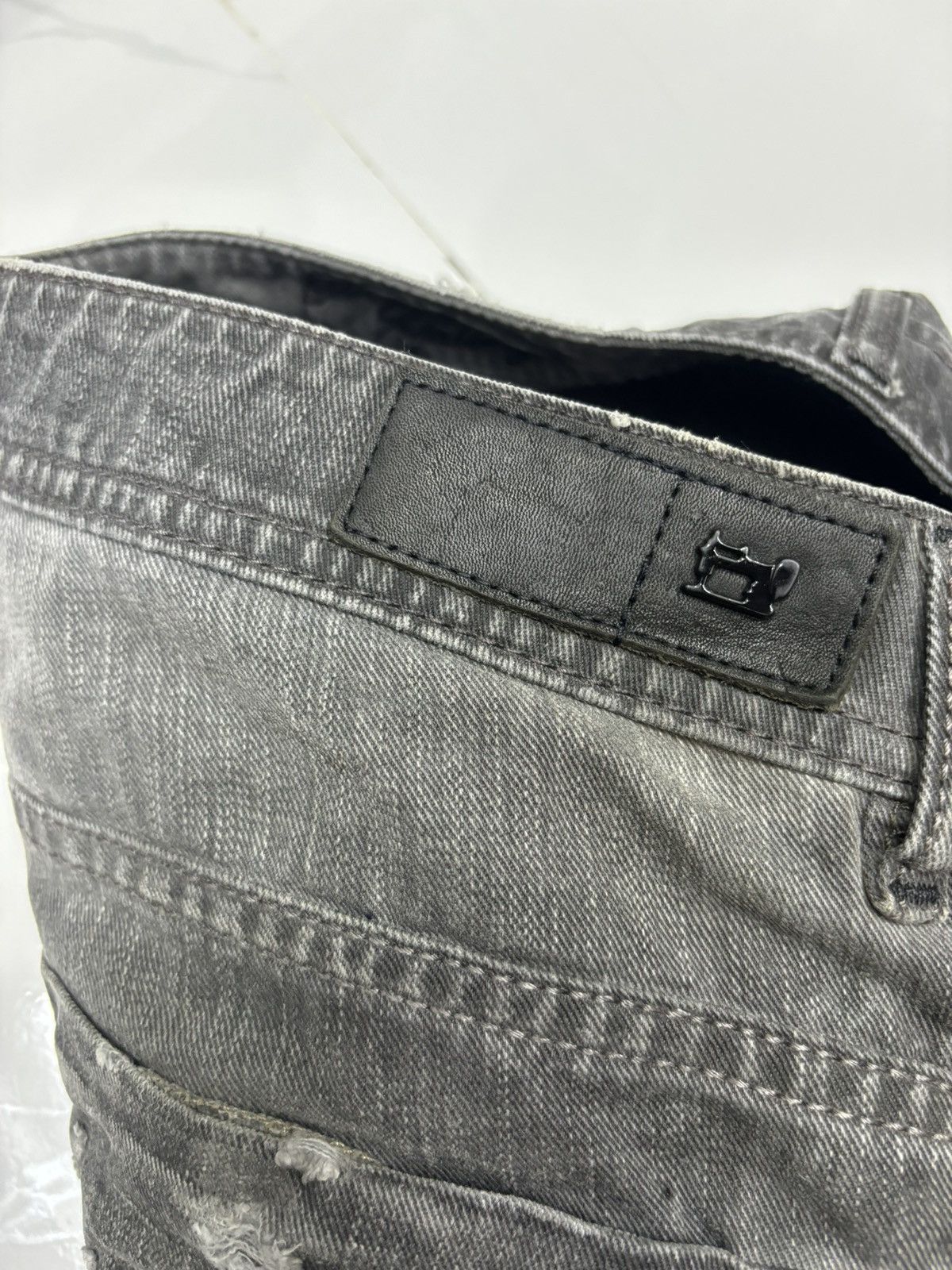 Diesel DIESEL DENIM GALLERY SMOKE BLACK DISTRESSED DENIM JEANS Size US 32 / EU 48 - 16 Thumbnail