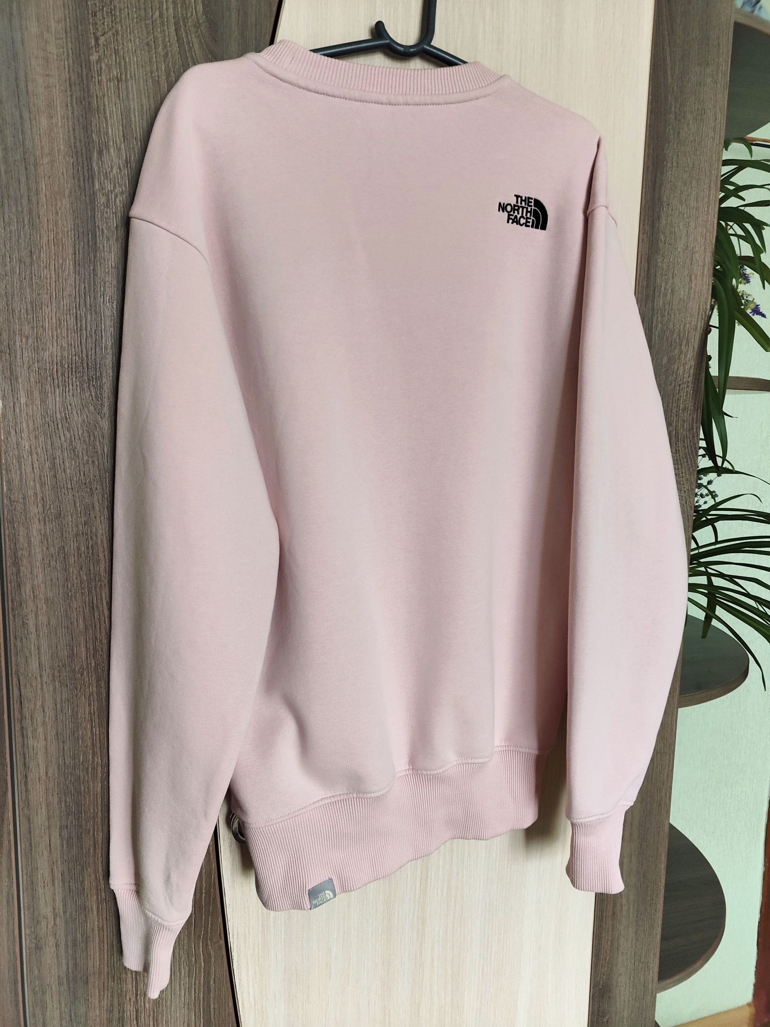 The North Face Sweatshirt The North Face Unisex the north face pink swtshrt Size US M / EU 48-50 / 2 - 3 Thumbnail