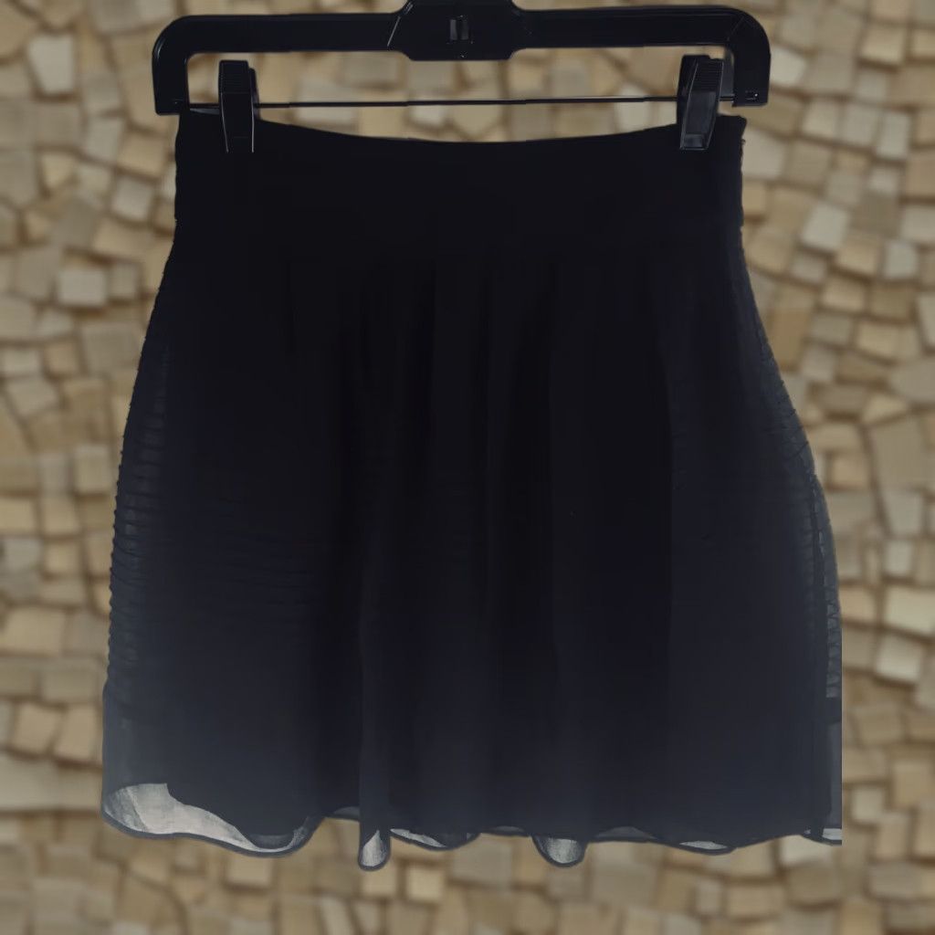 Loft ANN TAYLOR LOFT Skirt Women's 00P Black MODERN Above Knee Ribbed pleated Size 24" / US 00 / IT 34 - 1 Thumbnail