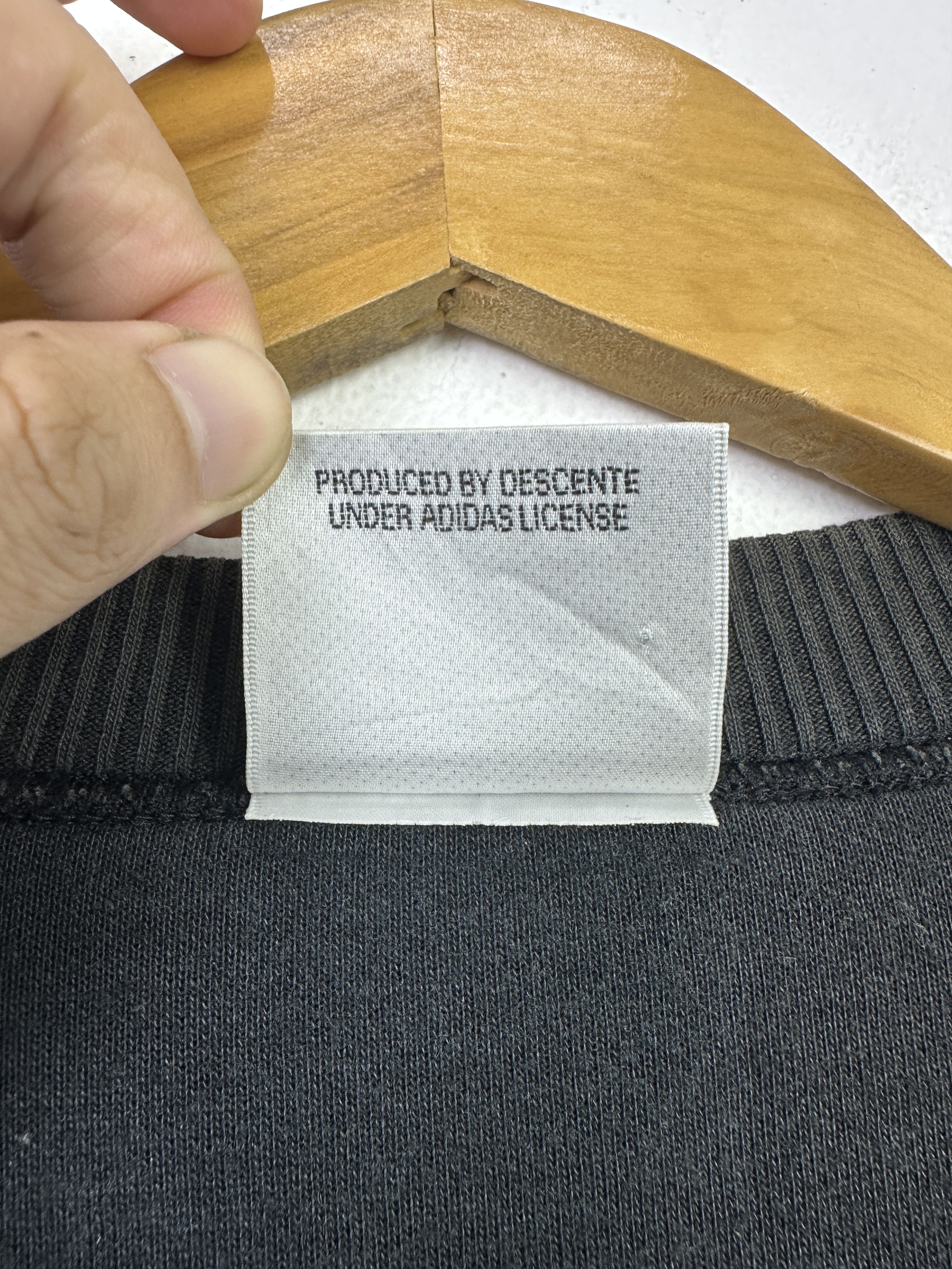 Adidas Vintage 90s Adidas Descente Big Logo Sweatshirt BP001 Size US L / EU 52-54 / 3 - 6 Thumbnail