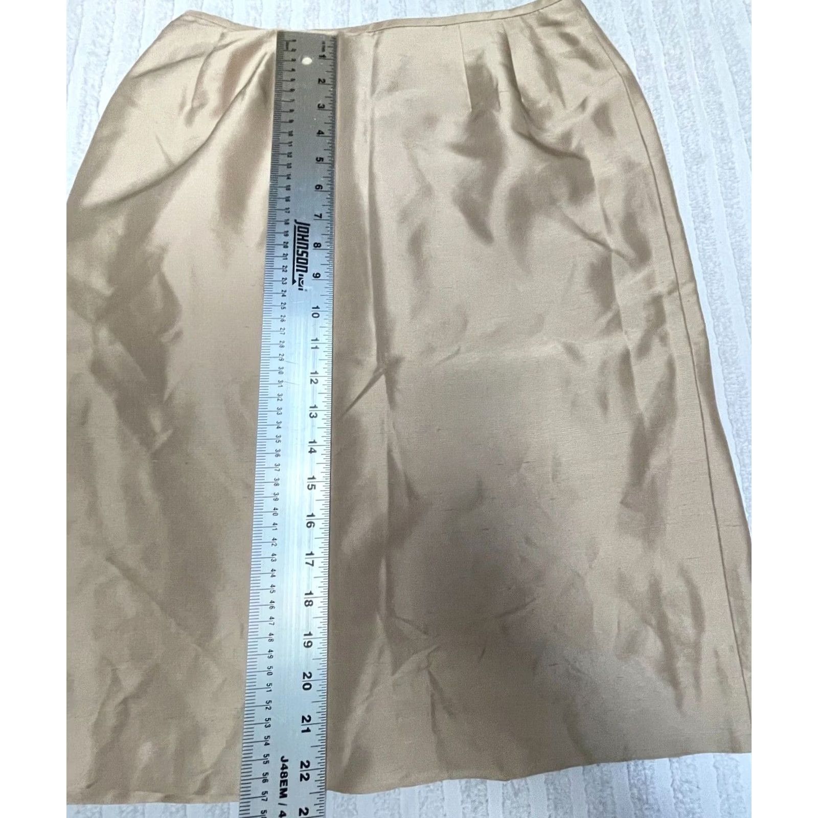 Kasper Kasper Women Size 6P 100% Silk Pencil Skirt Beige Lined Above Knee Length Size 28" / US 6 / IT 42 - 6 Thumbnail