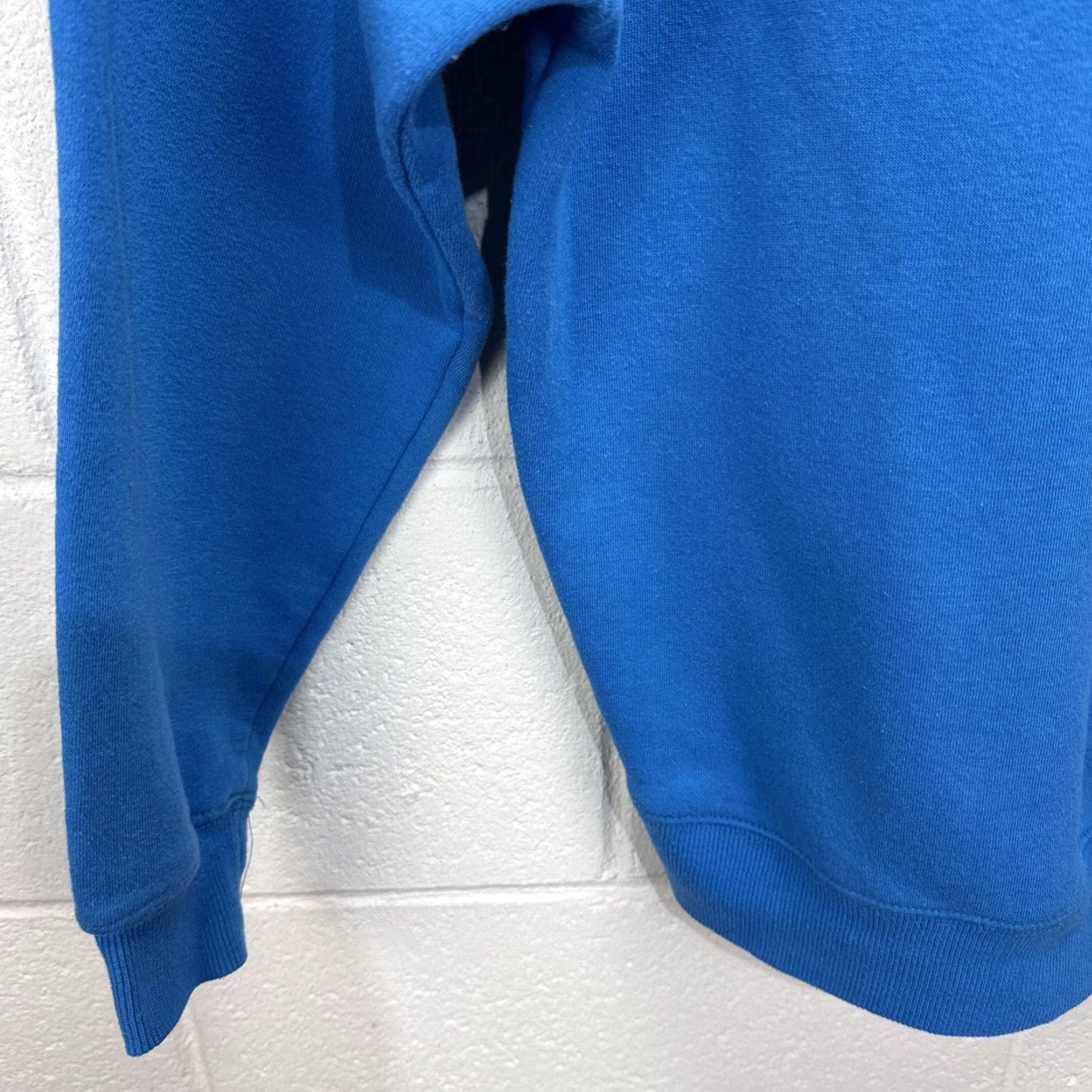 Diadora VINTAGE Diadora Sweatshirt Men Small All Seasons Blue Pink Geometric 90s Sports Pullover Size US S / EU 44-46 / 1 - 5 Thumbnail