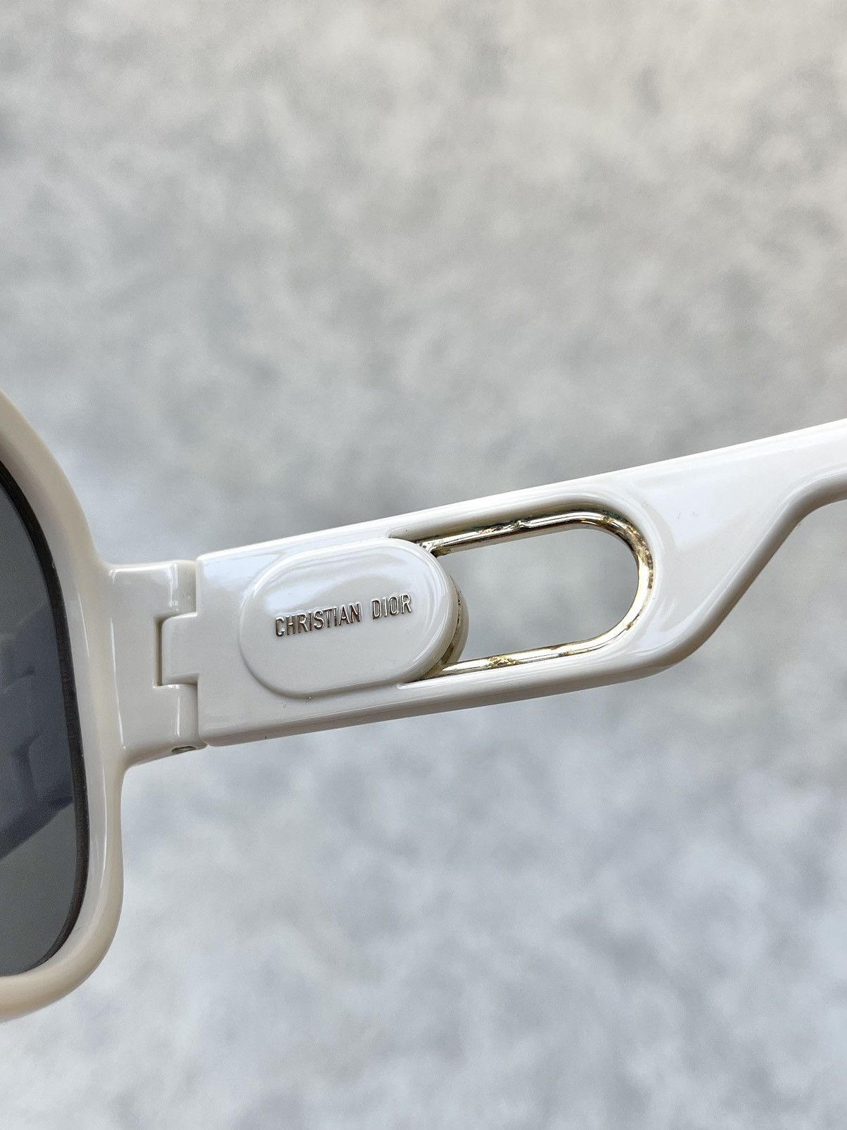 Dior Dior DiorBobbySport M1U Shield Sunglasses White Size ONE SIZE - 14 Thumbnail