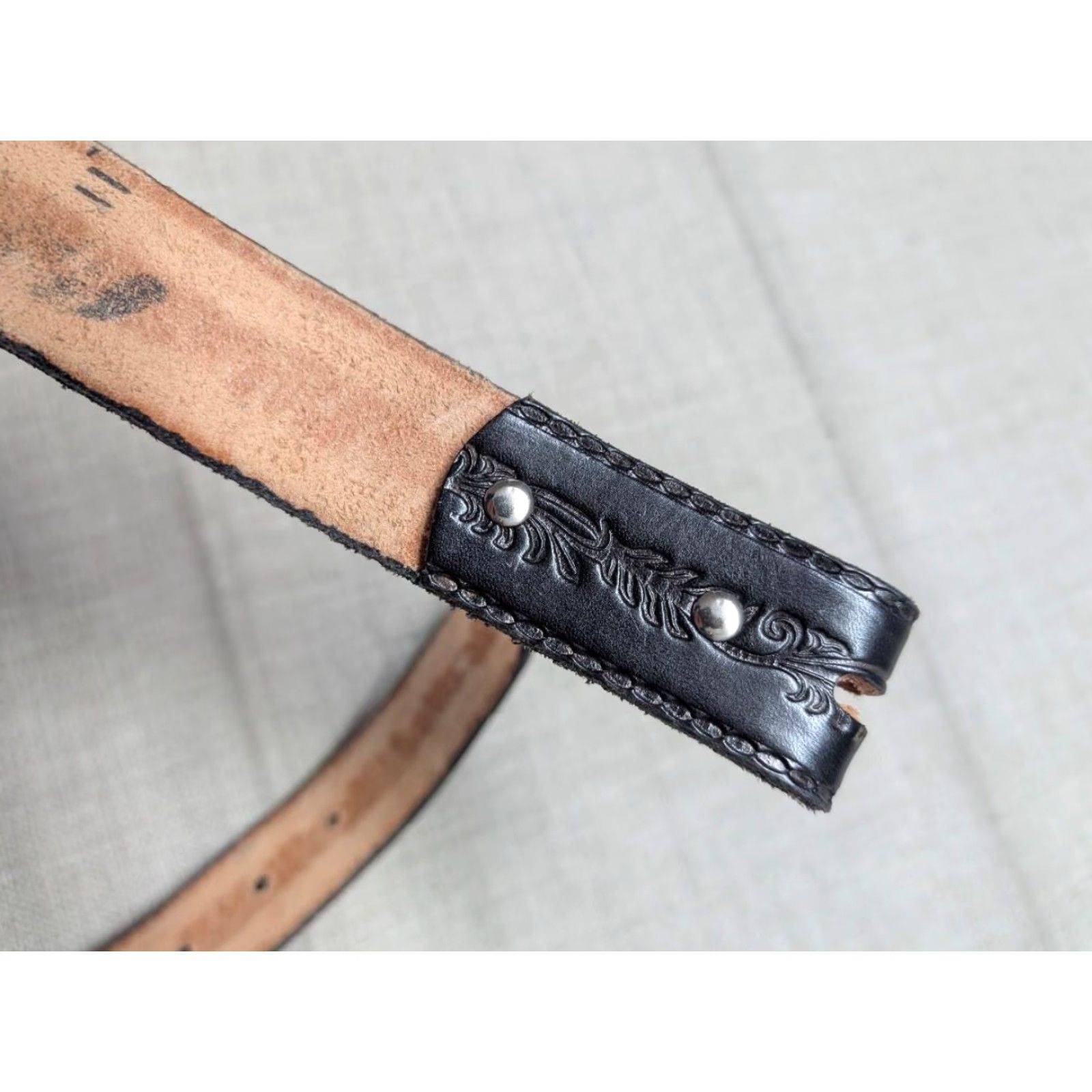 Vintage VINTAGE handcrafted western belt Tooled 32 black Cowhide leather Men Belt Size 32 - 4 Thumbnail