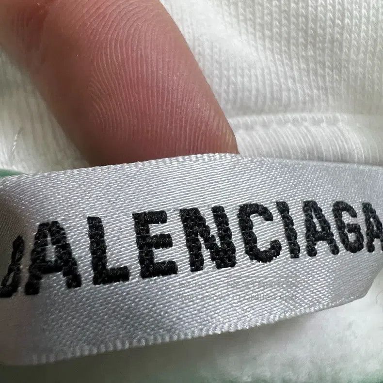 Balenciaga Balenciaga Distressed Sweatshirt Size XS Size US XS / EU 42 / 0 - 2 Thumbnail