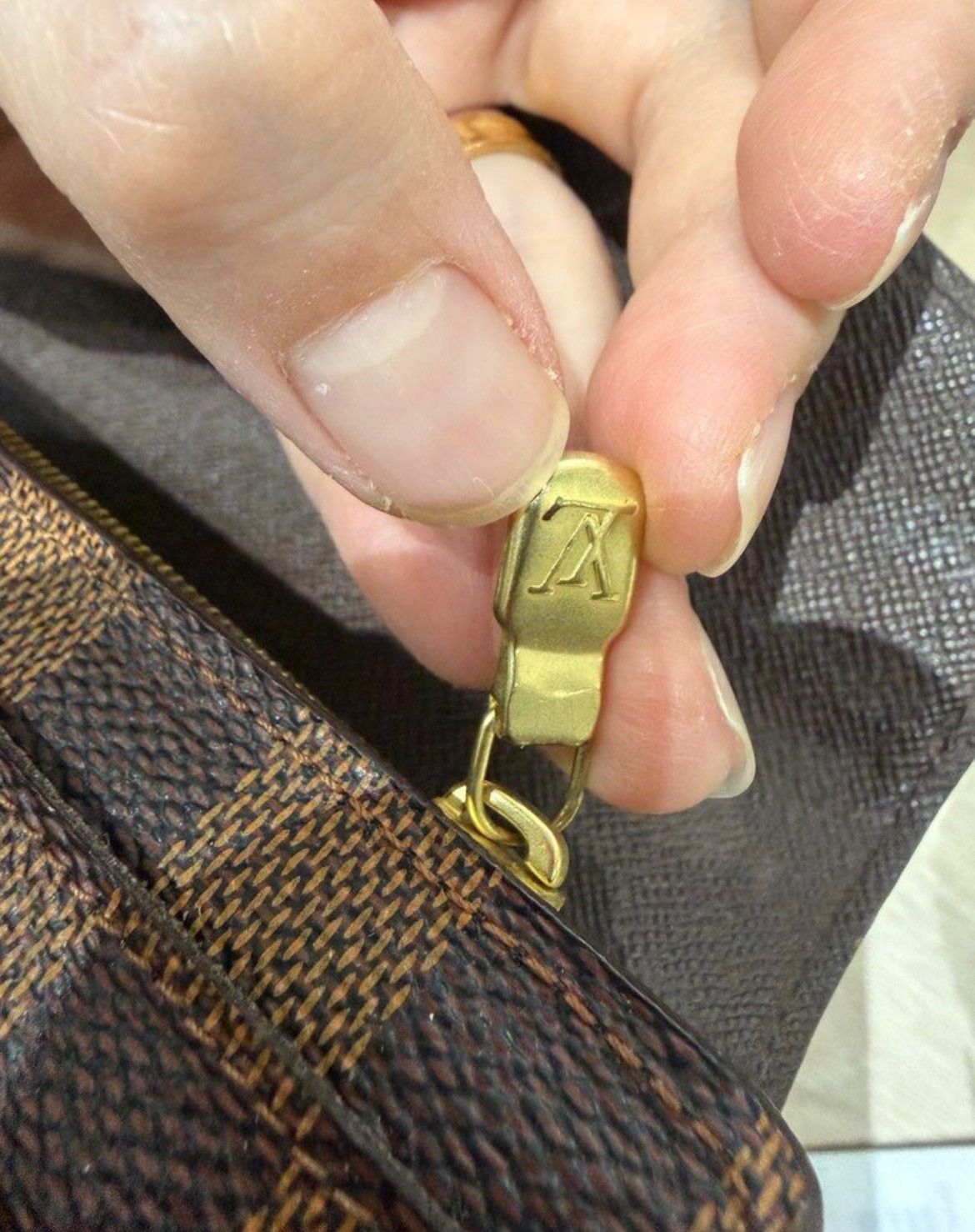 Louis Vuitton Authentic Louis Vuitton Long Purse Size ONE SIZE - 6 Thumbnail