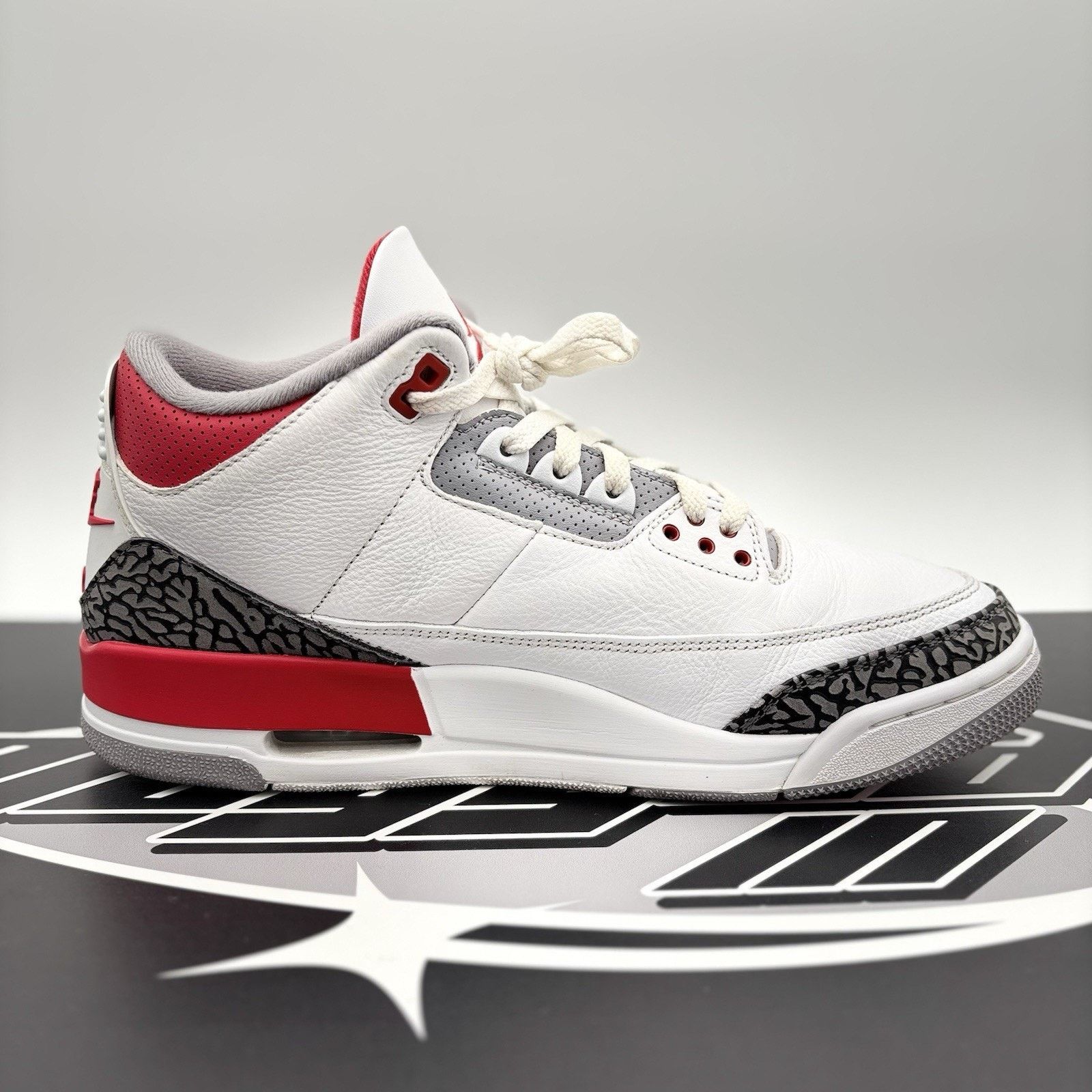 Jordan Brand Air Jordan 3 Retro Mid ' Fire Red ' | GREAT CONDITION! Size US 11.5 / EU 44-45 - 13 Thumbnail