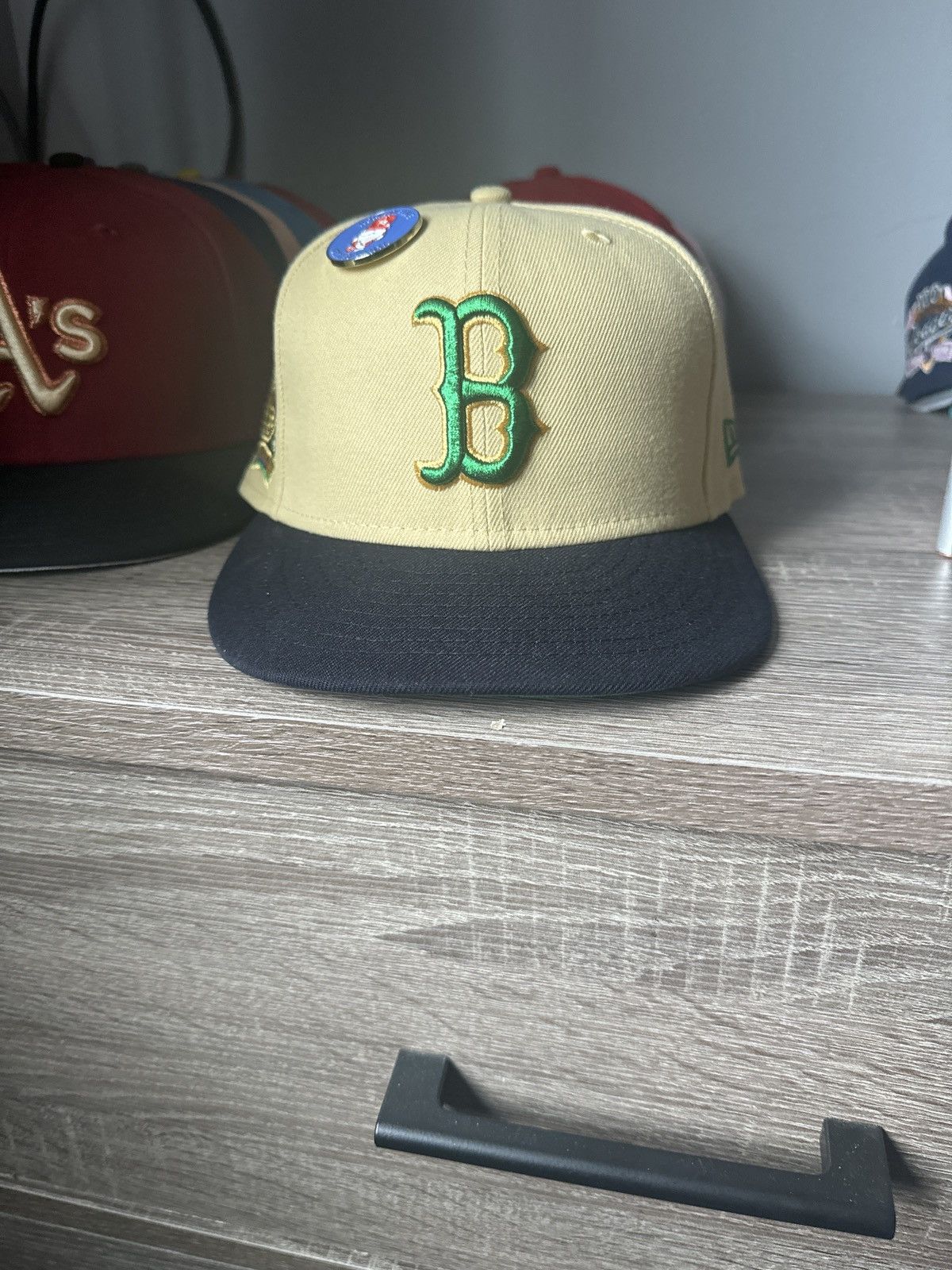 New Era 7 1/2 Boston red Sox fitted Size ONE SIZE - 1 Thumbnail