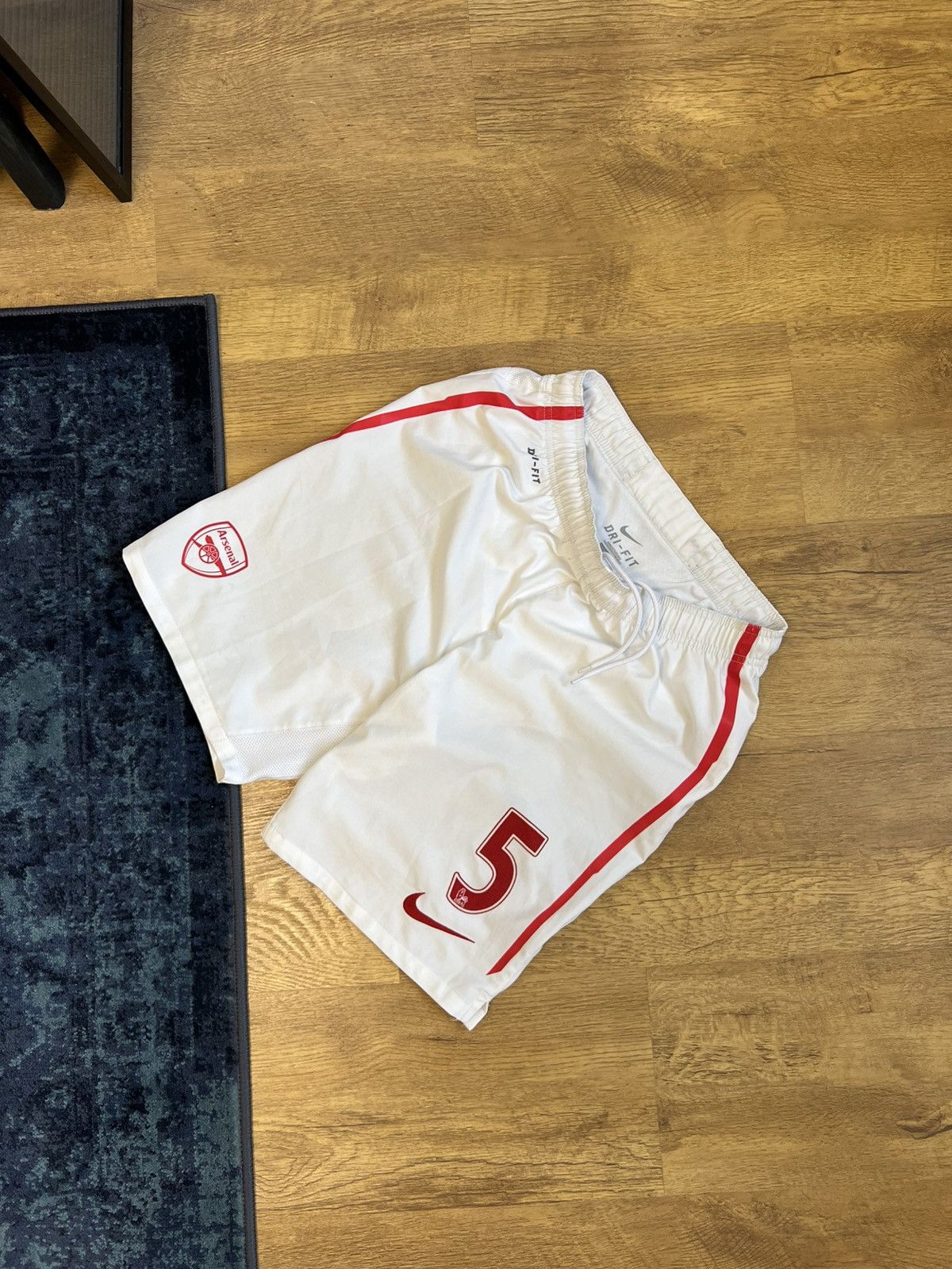 Nike Arsenal football Arsenal 5 white jersey shorts y2k Bloke ! Size US 30 / EU 46 - 1 Thumbnail