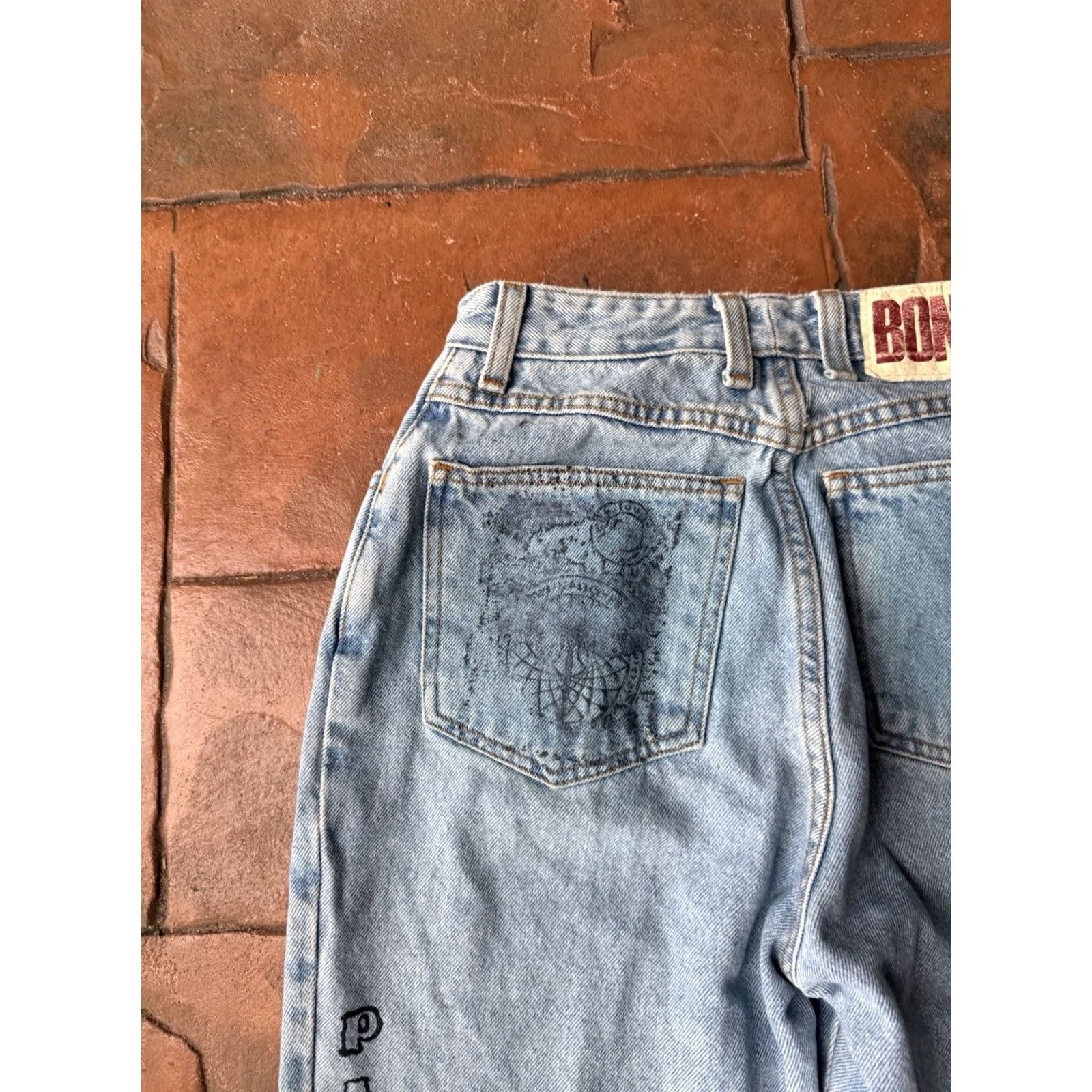 Vintage VINTAGE Bongo Jeans Distressed Graffiti 7/8 Denim Women’s Bootcut 28 in Waist Blue 33 in Inseam Size 28" / US 6 / IT 42 - 6 Thumbnail
