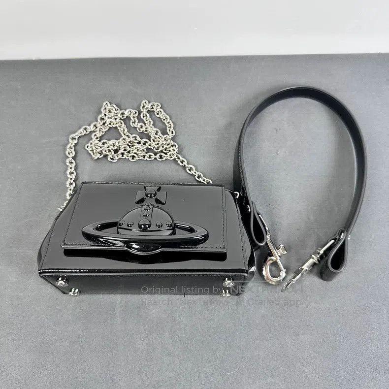 Vivienne Westwood Vivienne Westwood size os HAZEL Removable Chain Magnetic Cl Size ONE SIZE - 7 Thumbnail